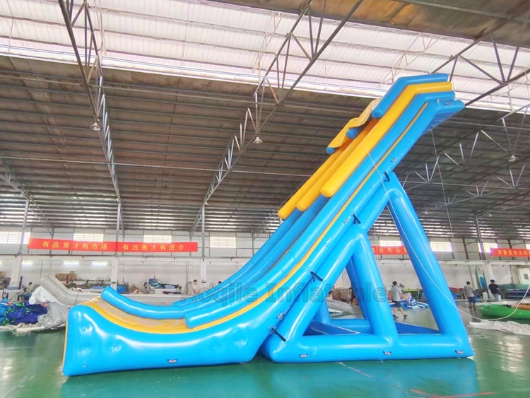 Water inflatable yacht slide