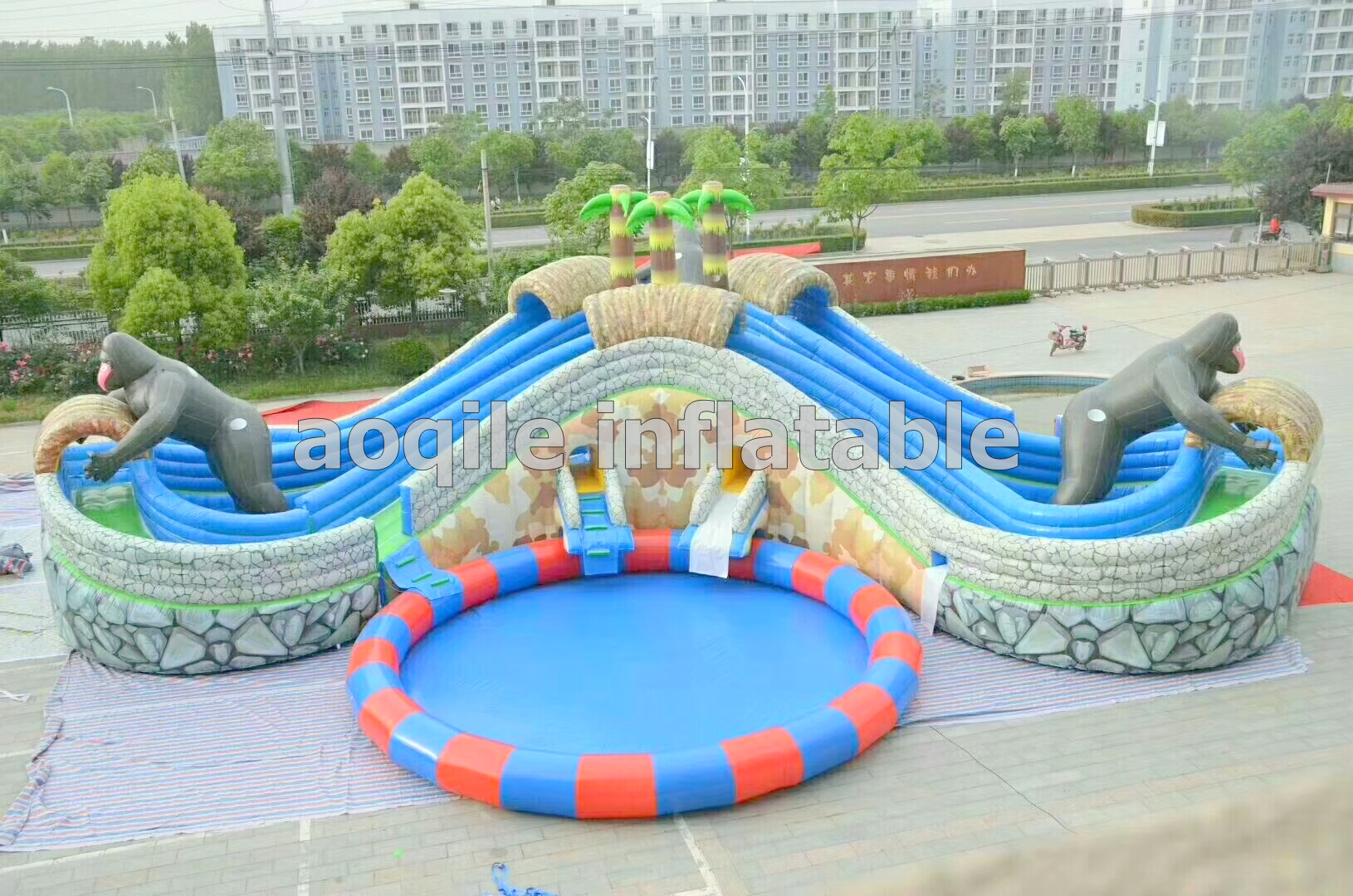 Commercial circular outdoors amusement park swimming pool with filtration system