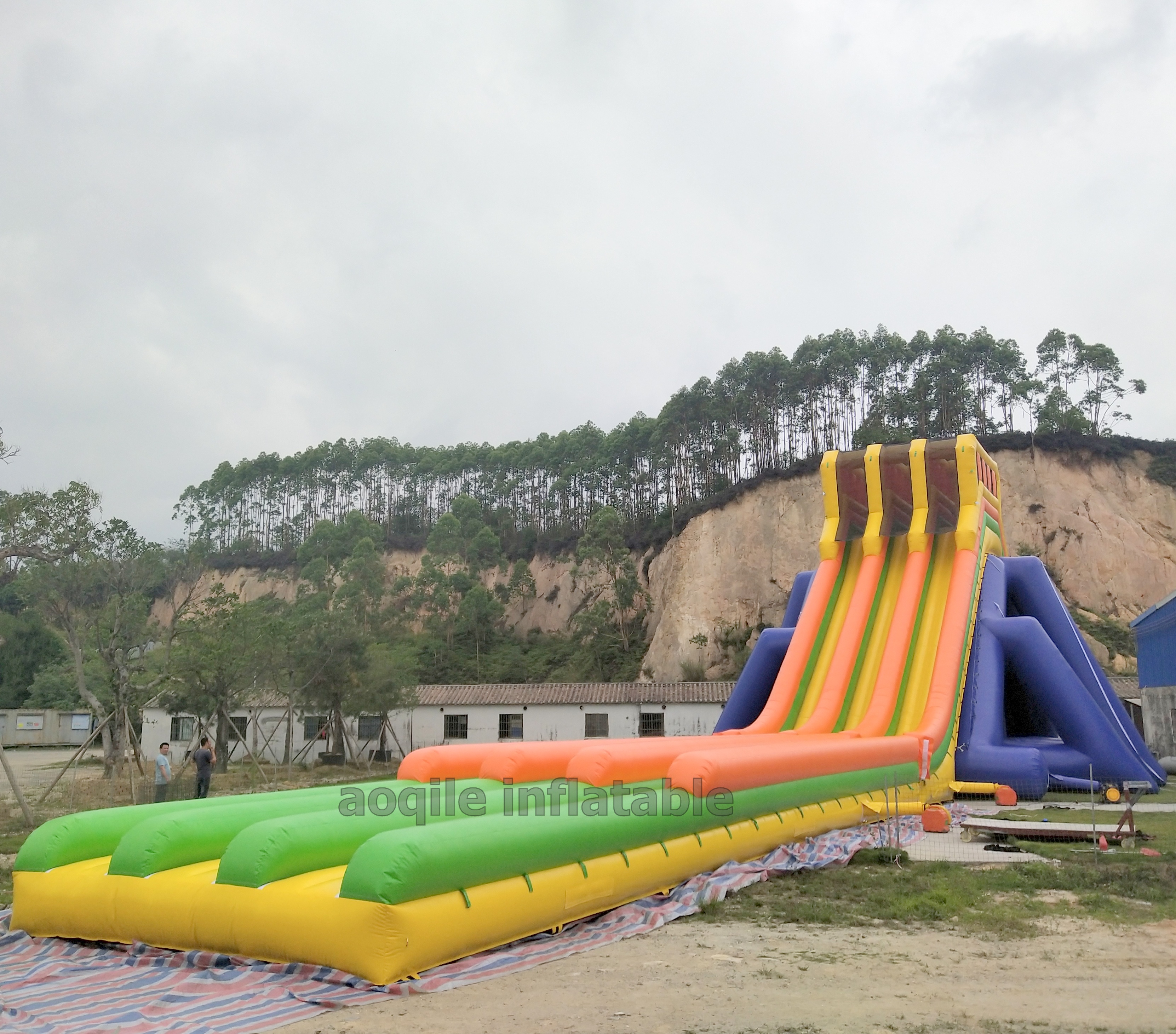 Large 3 Lanes Inflatable Floating Slide 11 M High Huge Inflatable Water Hippo Slide