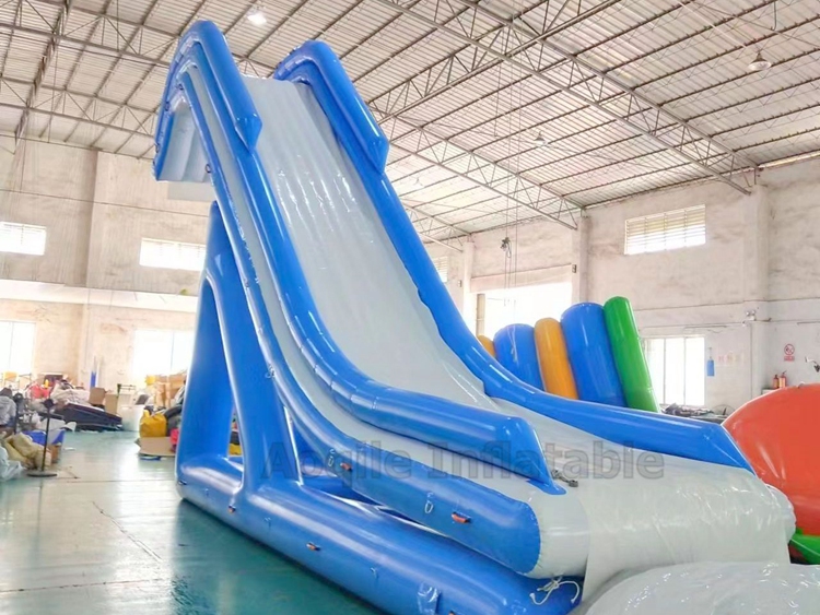 Water inflatable yacht slide