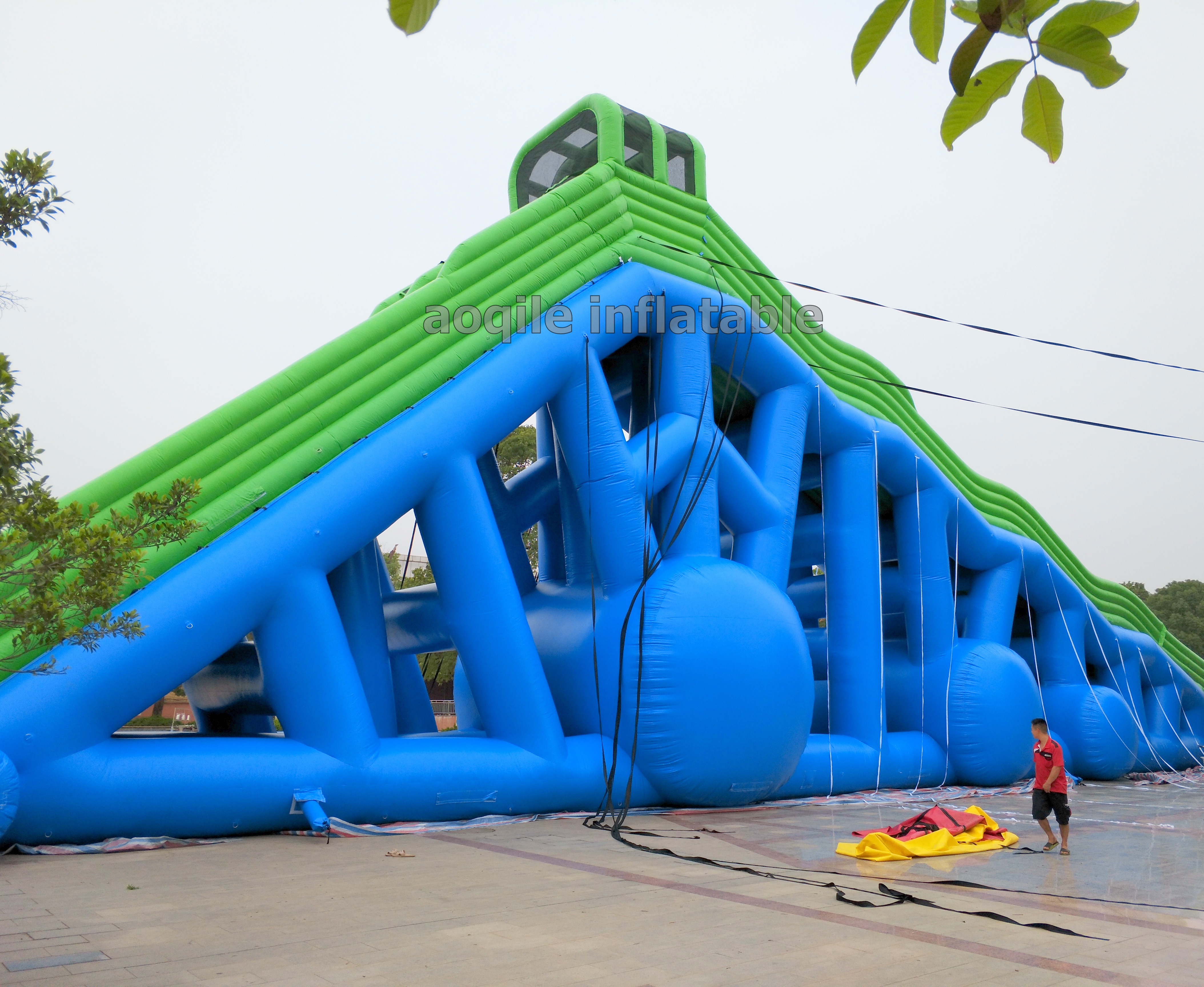 Large 3 Lanes Inflatable Floating Slide 11 M High Huge Inflatable Water Hippo Slide