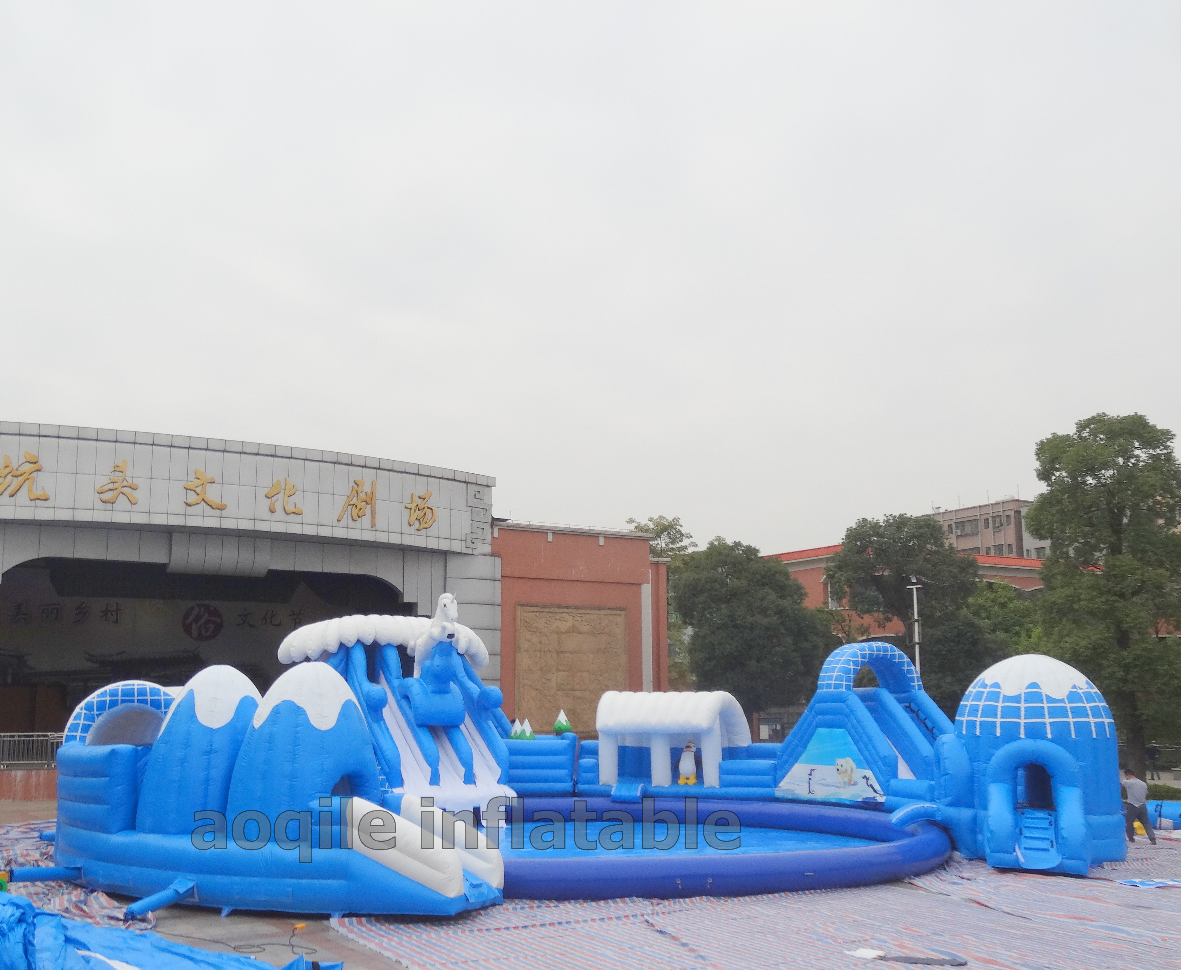 Snow N Ice World Huge Water Park Inflatable Amusement Park Games ,Water Inflatable Theme Parks On Land with big inflatable pool