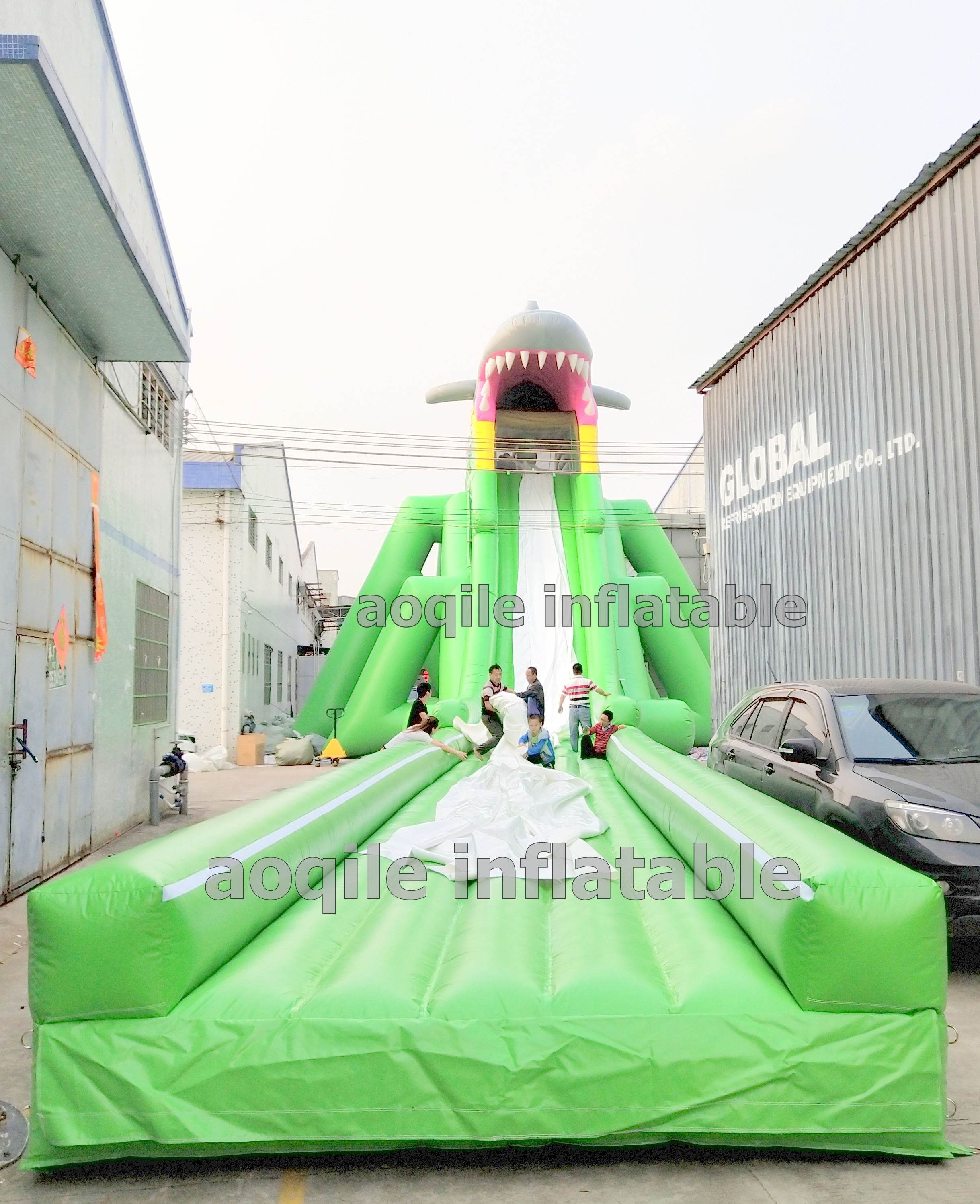 Custom Giant Shark Amusement Water Park Drop Kick Slide Inflatable Flying n Slip Water Slide