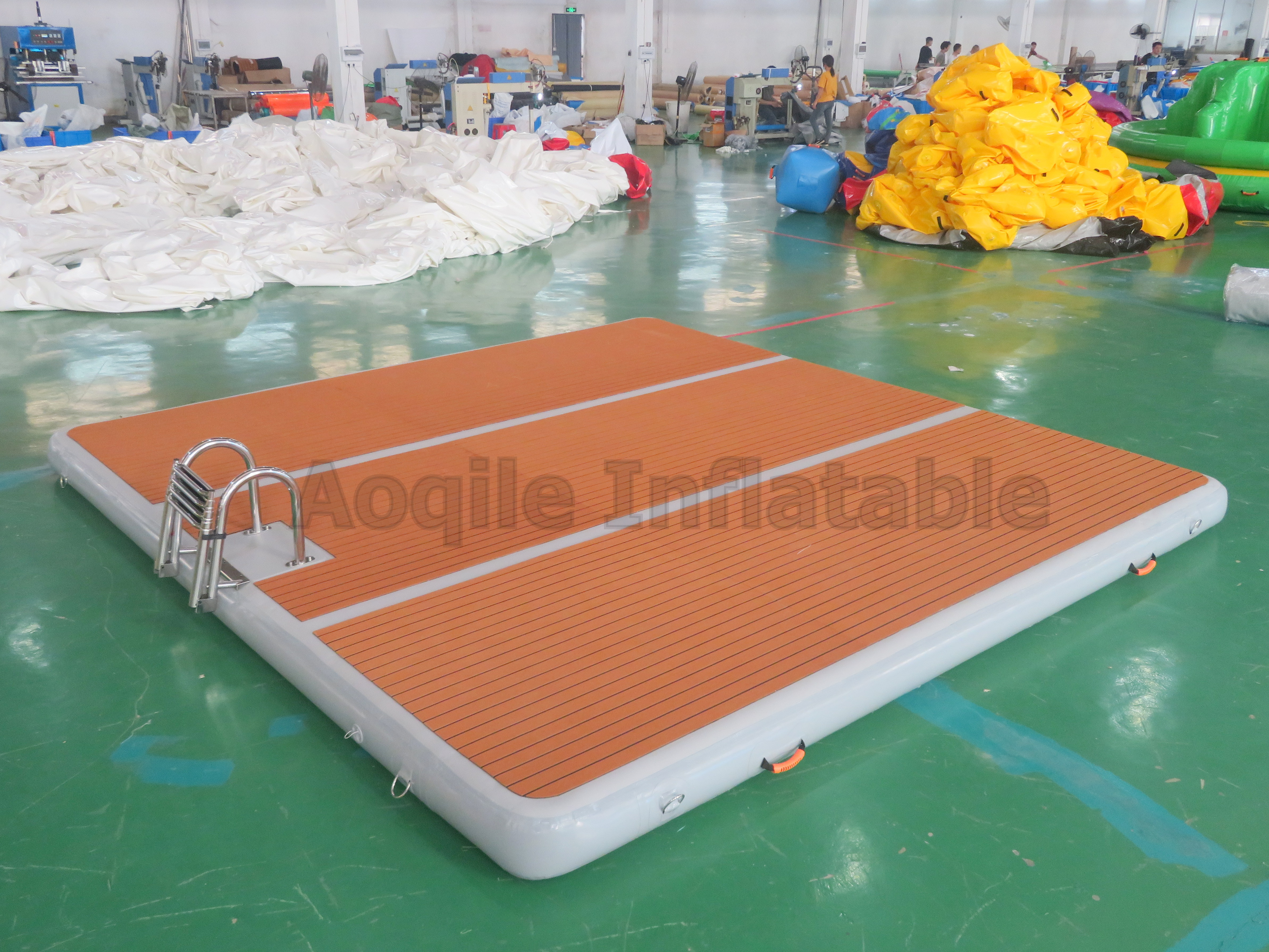 Commercial Eco Friendly Inflatable Wharf Water Floating Inflatable Floating Island Dock Platform