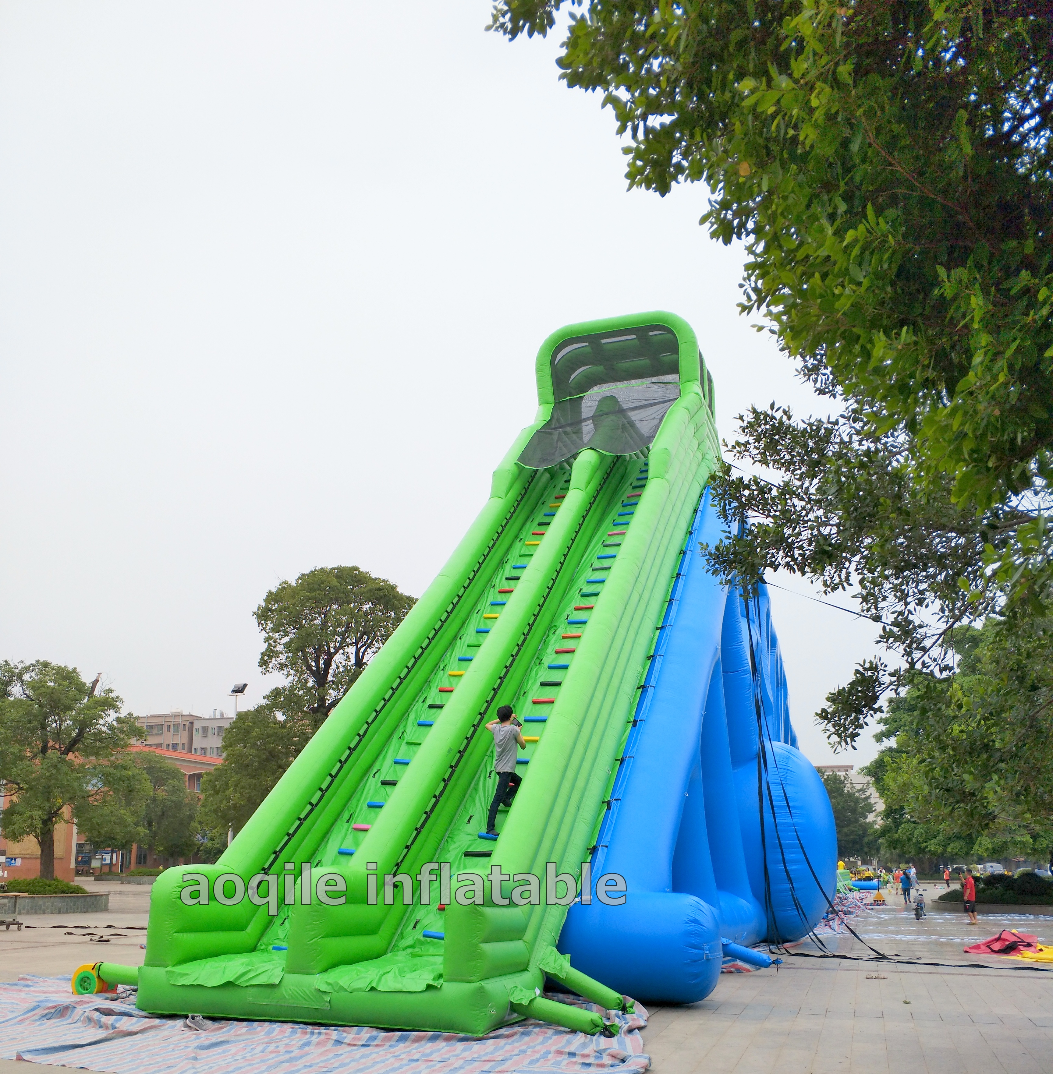 Large 3 Lanes Inflatable Floating Slide 11 M High Huge Inflatable Water Hippo Slide