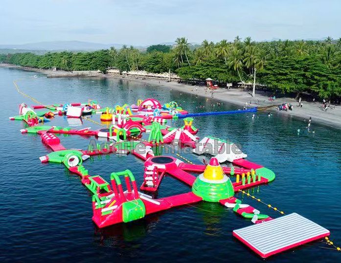 Custom Inflatable floating lake adults commercial aqua floating play equipment inflatable water park