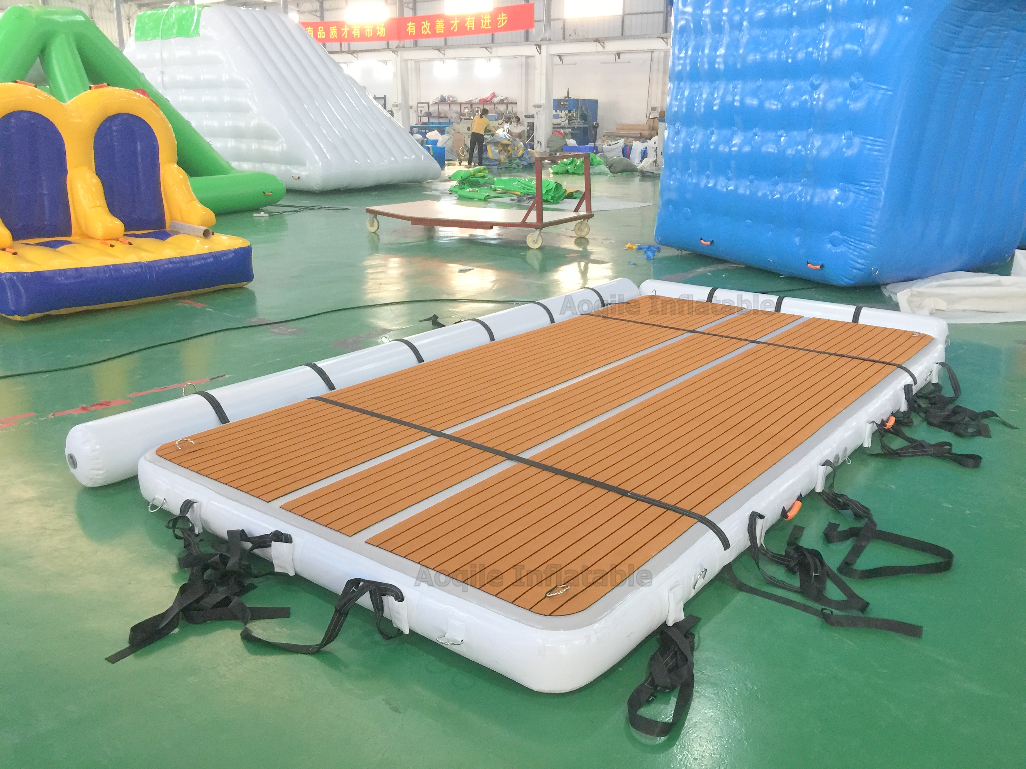 High quality Outdoor custom inflatable dock floats pool island pvc floating swimming platform Inflatable water jet ski dock jet