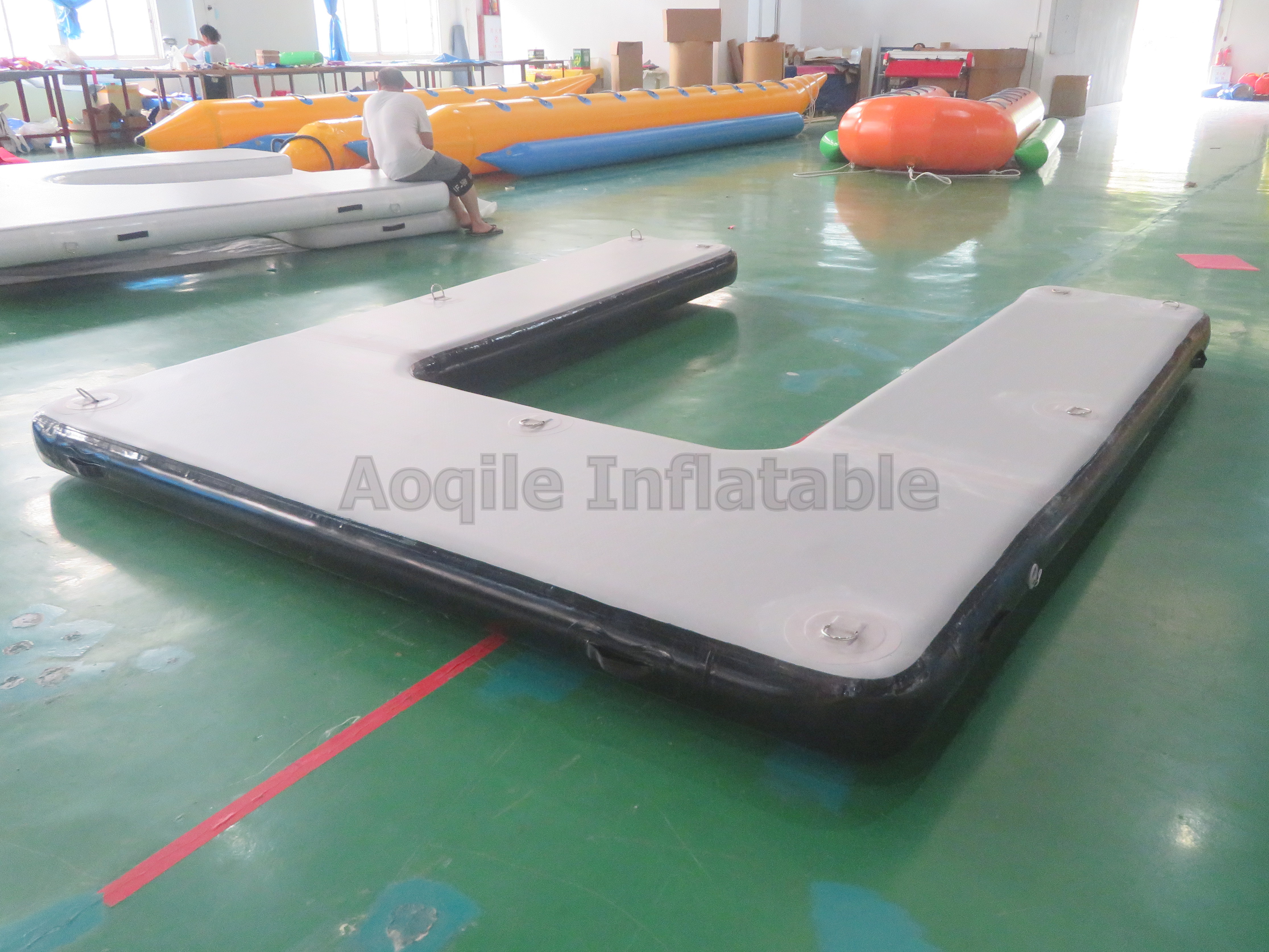 Wholesale Outdoor Inflatable Yacht Fishing Board Inflatable U Shaped Water Floating Platform