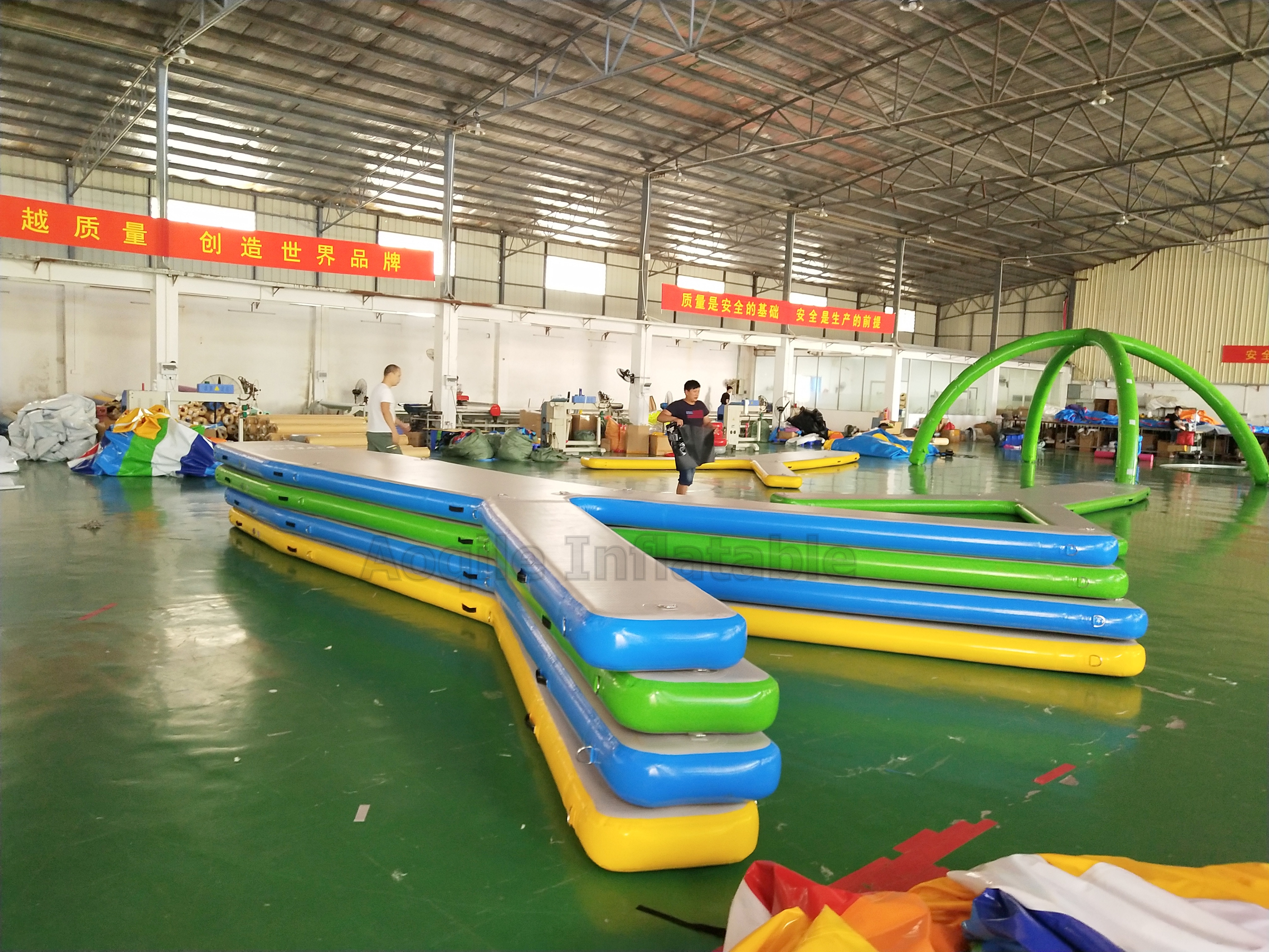 Outdoor Leisure Inflatable Water Yacht Dock Deck Swimming Leisure Platform Large Floating Island