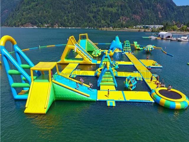 Floating Water Park Equipment Inflatable Water Sports Football Game