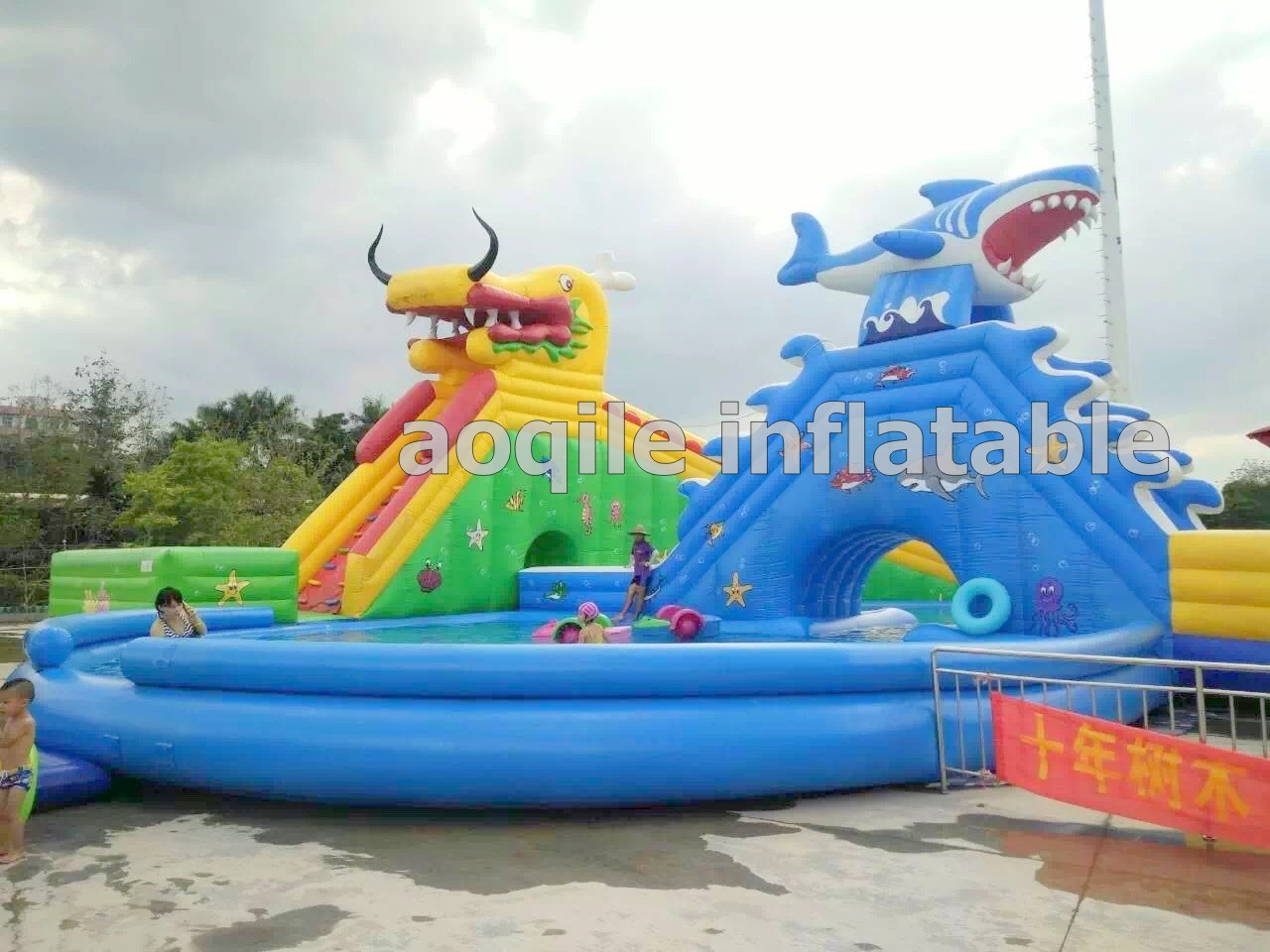 Commercial Water Park Equipment Inflatable Ground Ocean World Water Park On Land