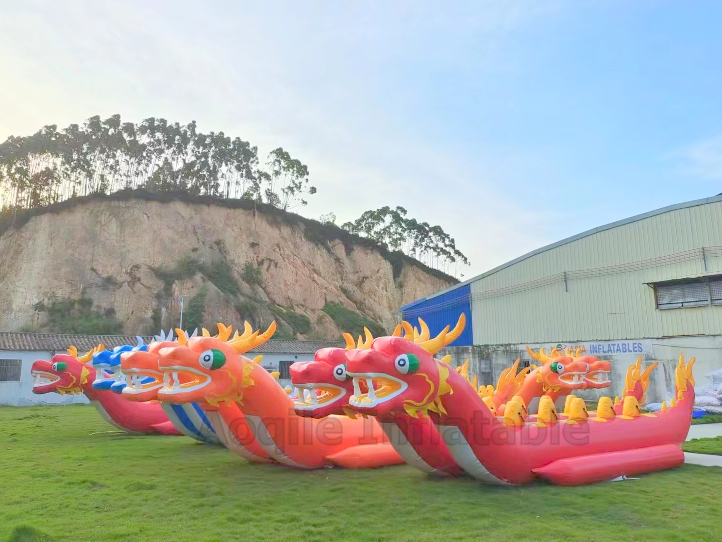 Air sealed Factory Good Selling Custom Size Sea Towable Inflatable Dragon Water Banana Boat for 10 Persons