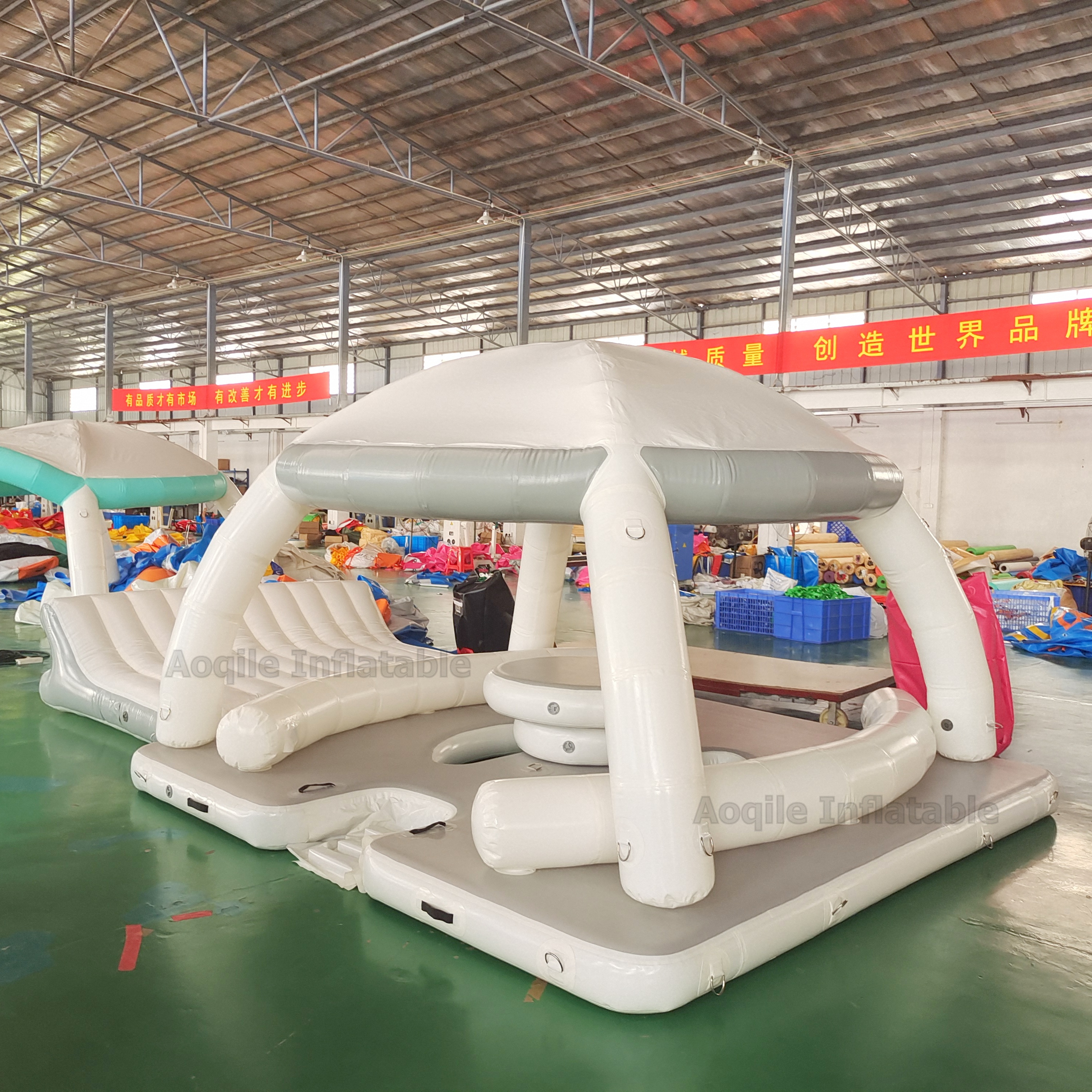 Factory Customized Inflatable Floating Island Yacht Pad Dock Platform Lounge