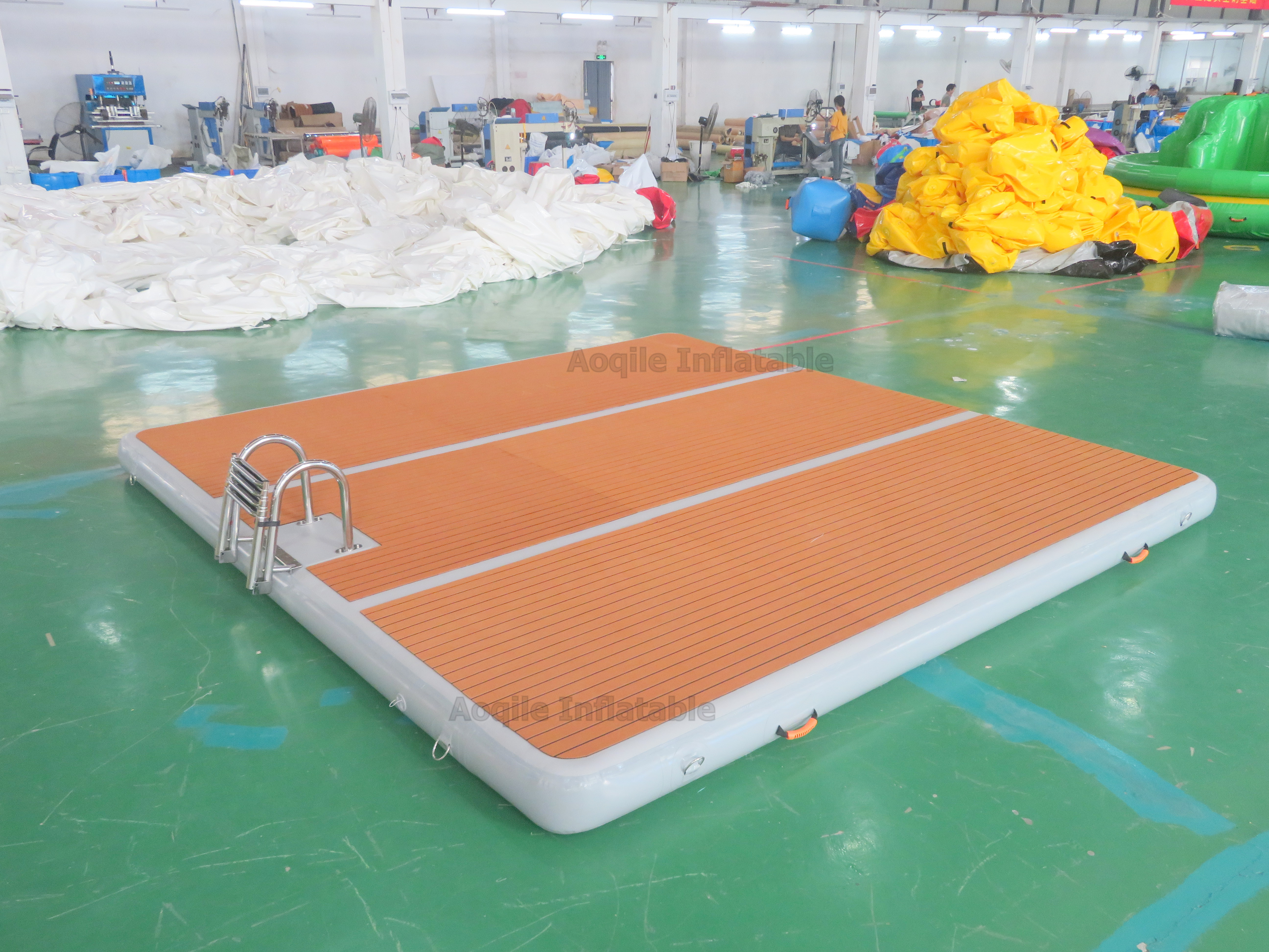 Commercial Eco Friendly Inflatable Wharf Water Floating Inflatable Floating Island Dock Platform