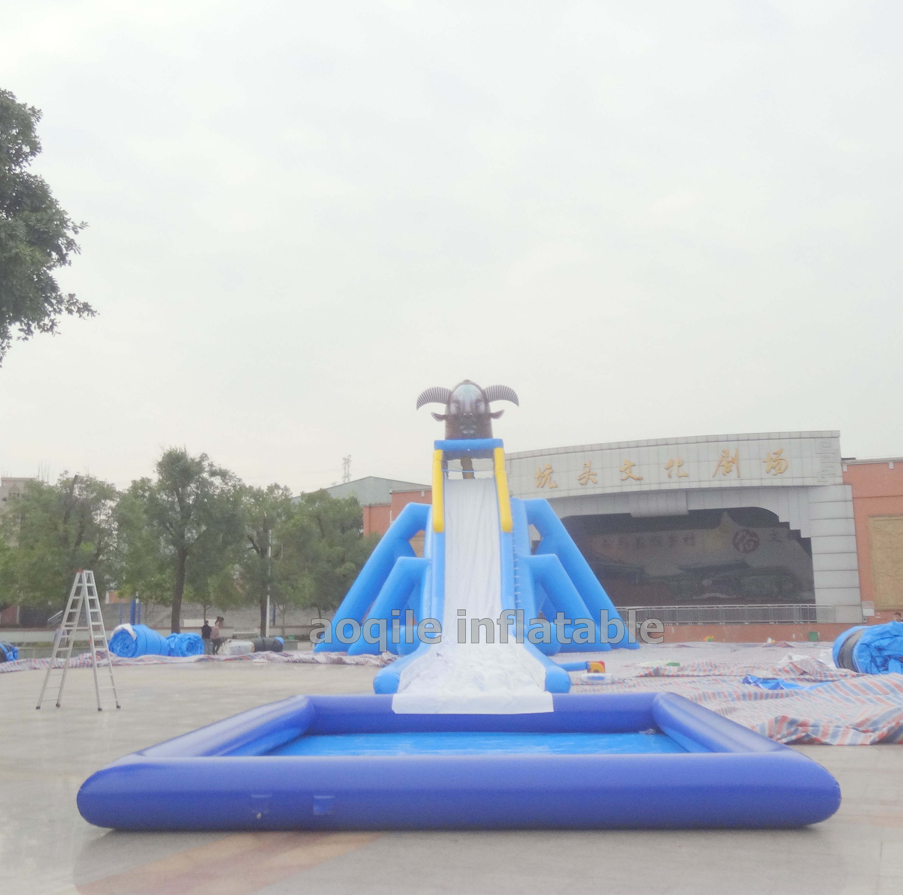 10 meters high adults huge inflatable hippo water slide for beach from China inflatable manufacturer