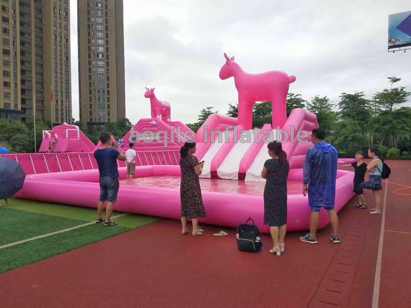 Commercial Big Inflatable Water Slide Park , Popular Style Inflatable Amusement Water Park On Land