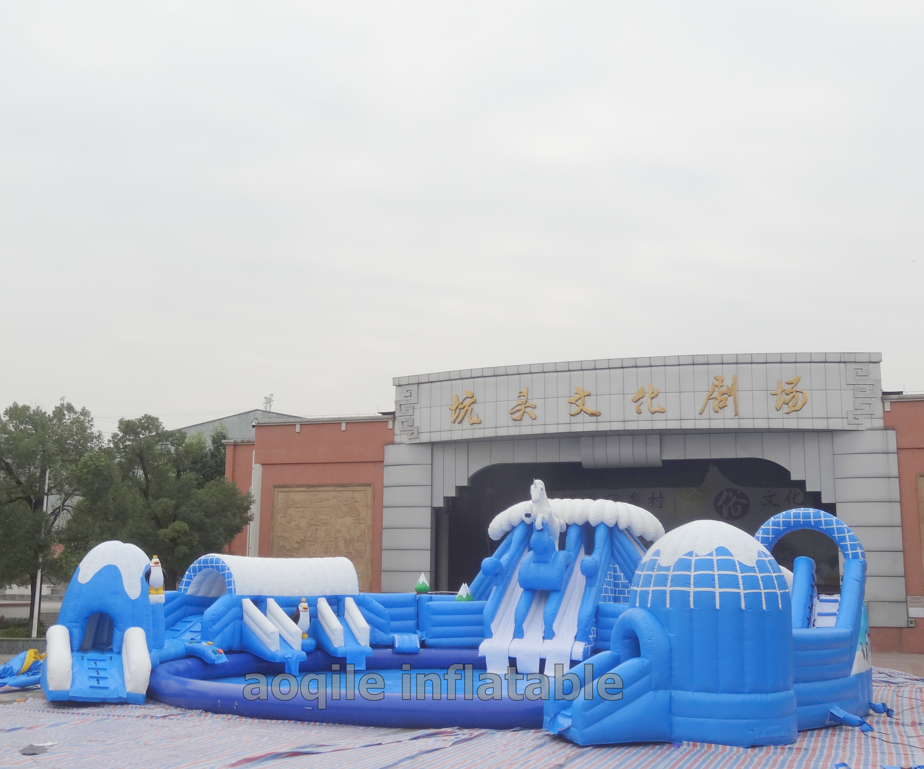 Snow N Ice World Huge Water Park Inflatable Amusement Park Games ,Water Inflatable Theme Parks On Land with big inflatable pool