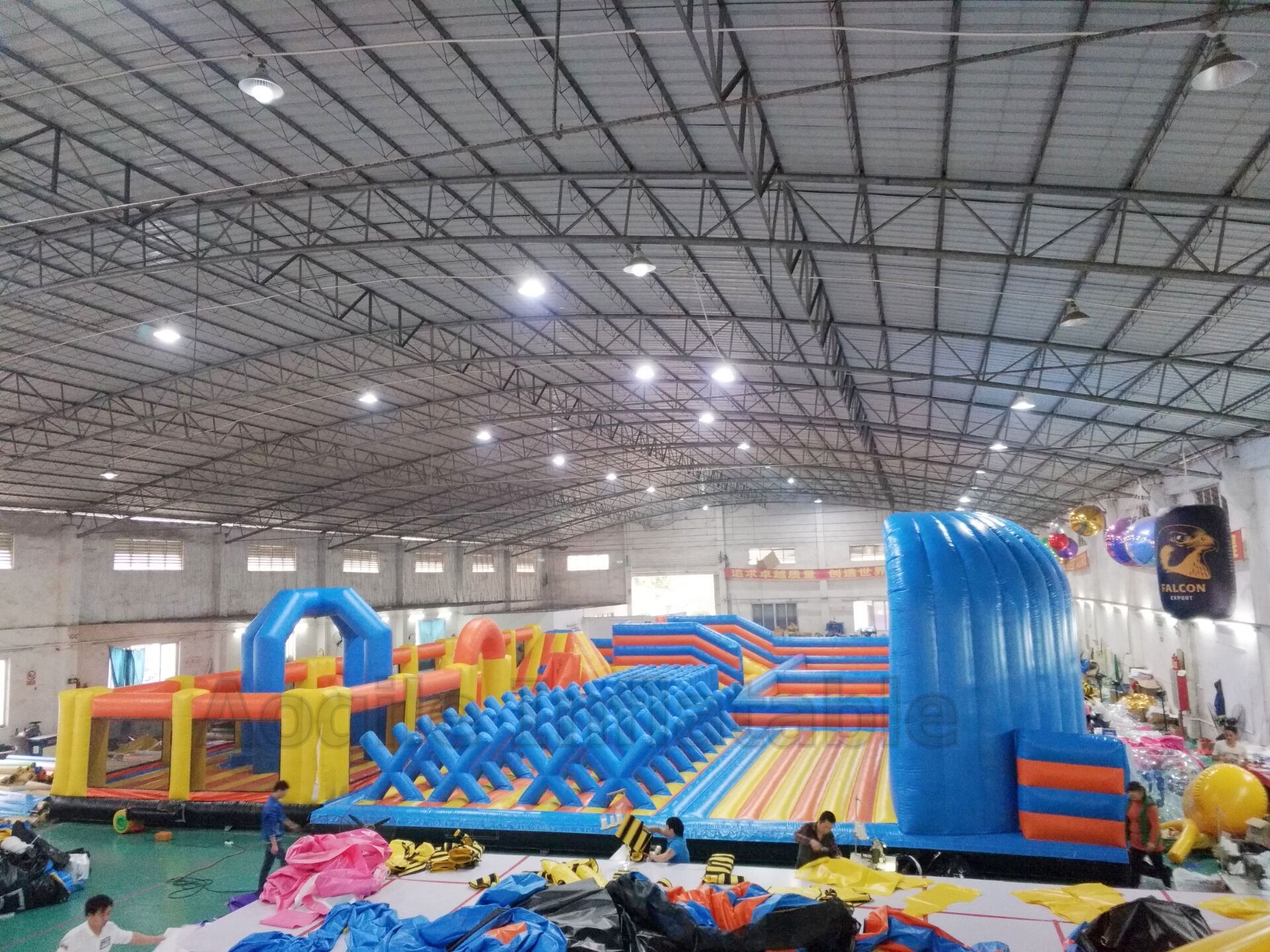 Hot children indoor big inflatable trampoline theme park / kids play amusement game park equipment for sale