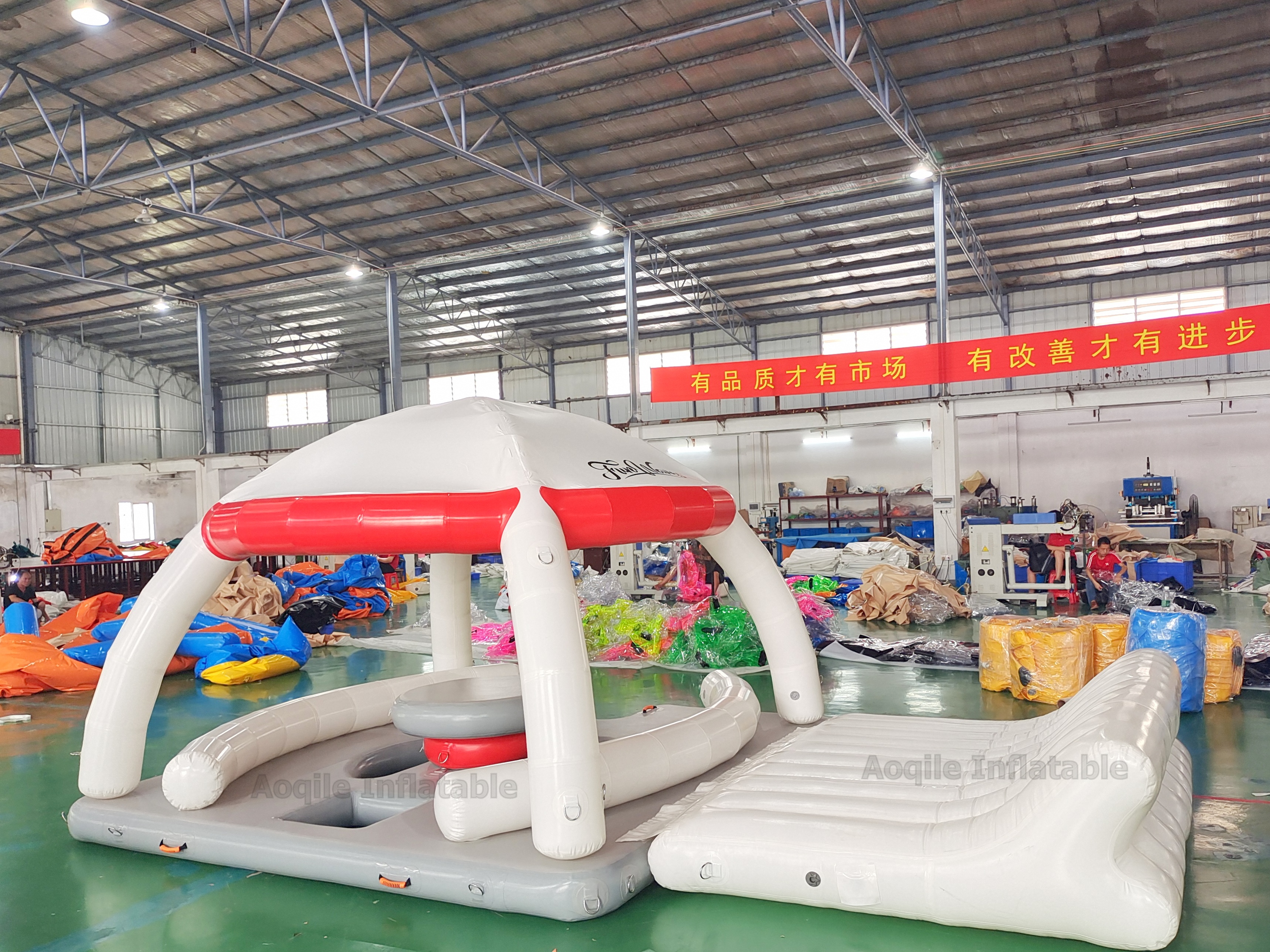 Factory Customized Inflatable Floating Island Yacht Pad Dock Platform Lounge