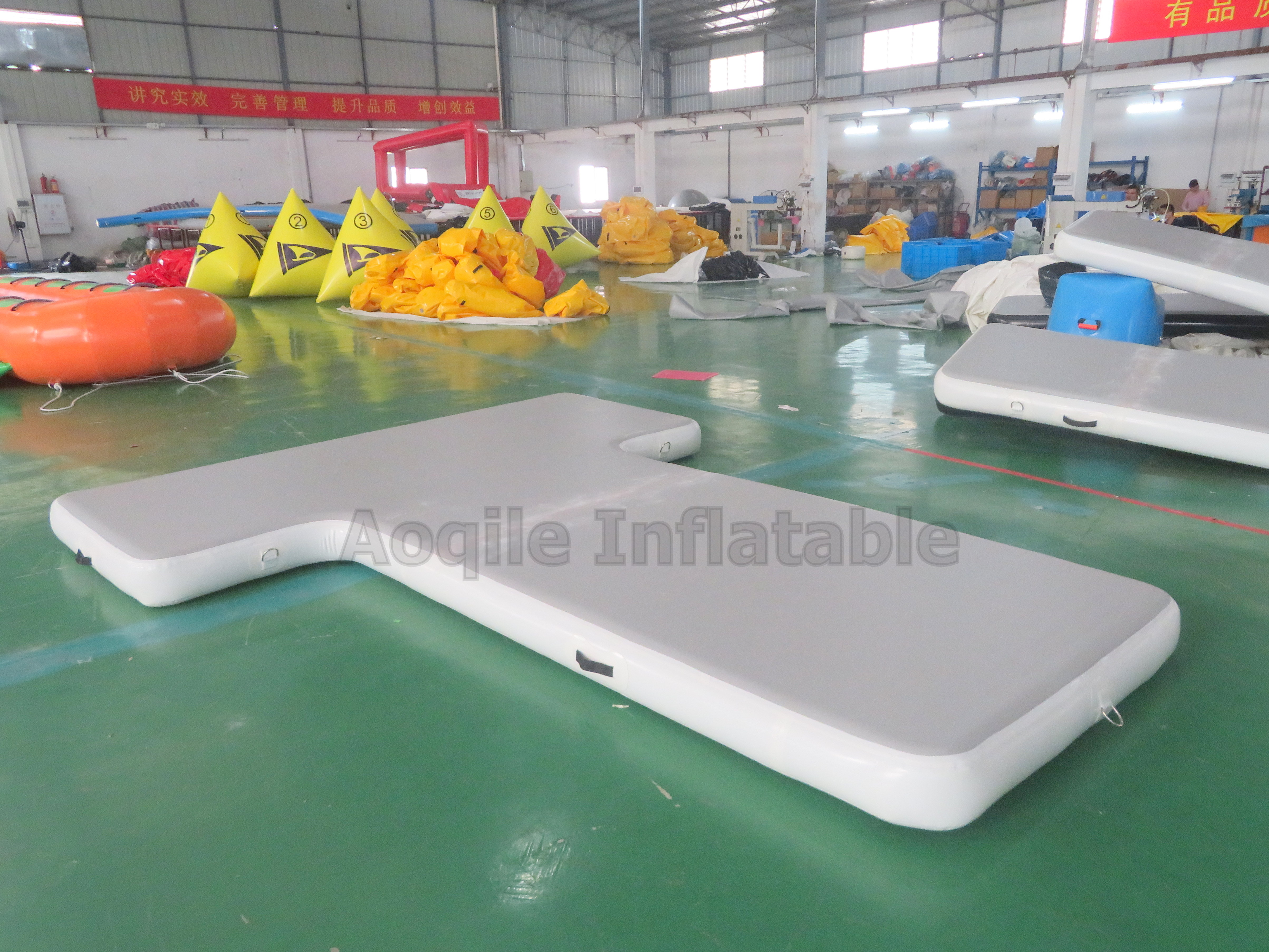 Leisure Land Floating Yoga Raft Inflatable foil Water Floats Platform Pontoon floating jet ski dock