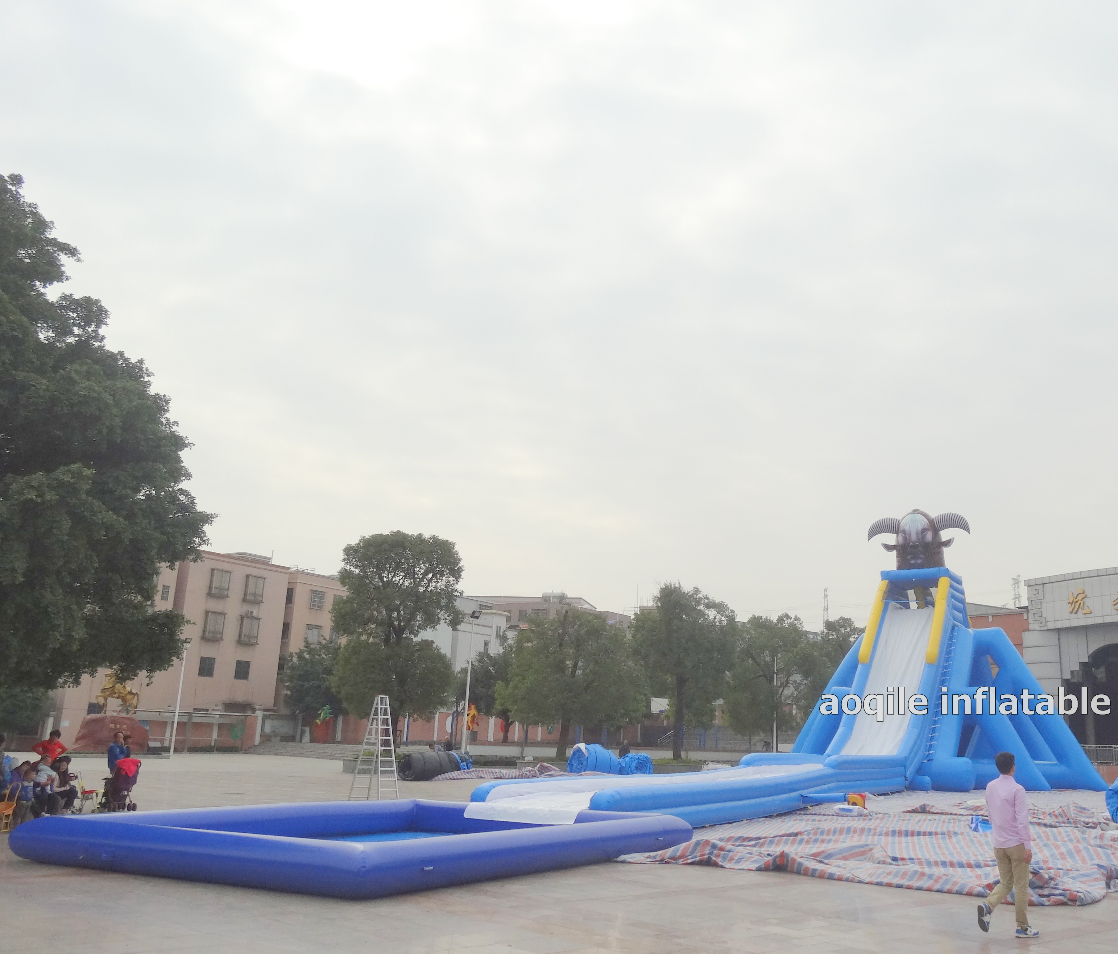 10 meters high adults huge inflatable hippo water slide for beach from China inflatable manufacturer