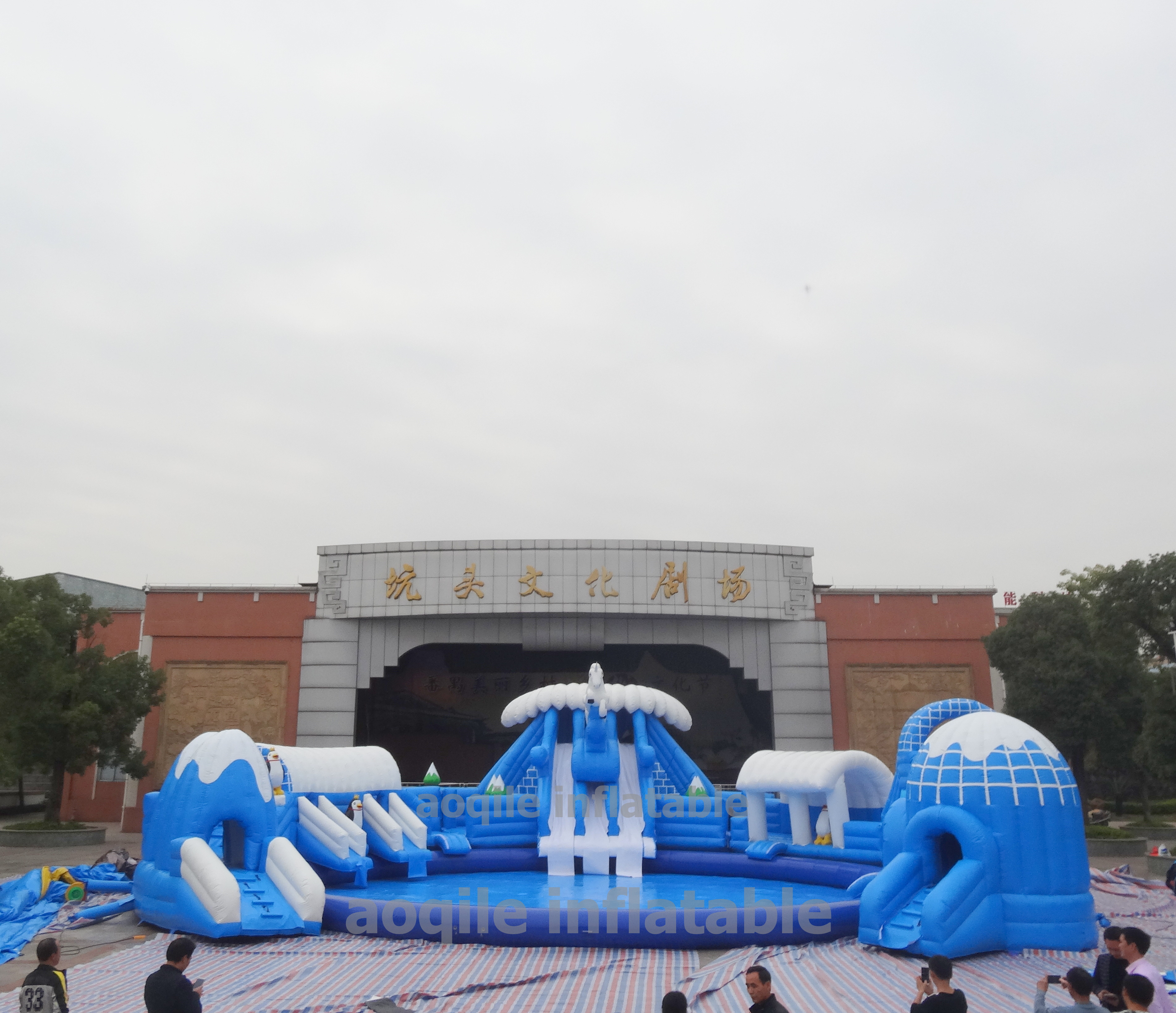 Snow N Ice World Huge Water Park Inflatable Amusement Park Games ,Water Inflatable Theme Parks On Land with big inflatable pool