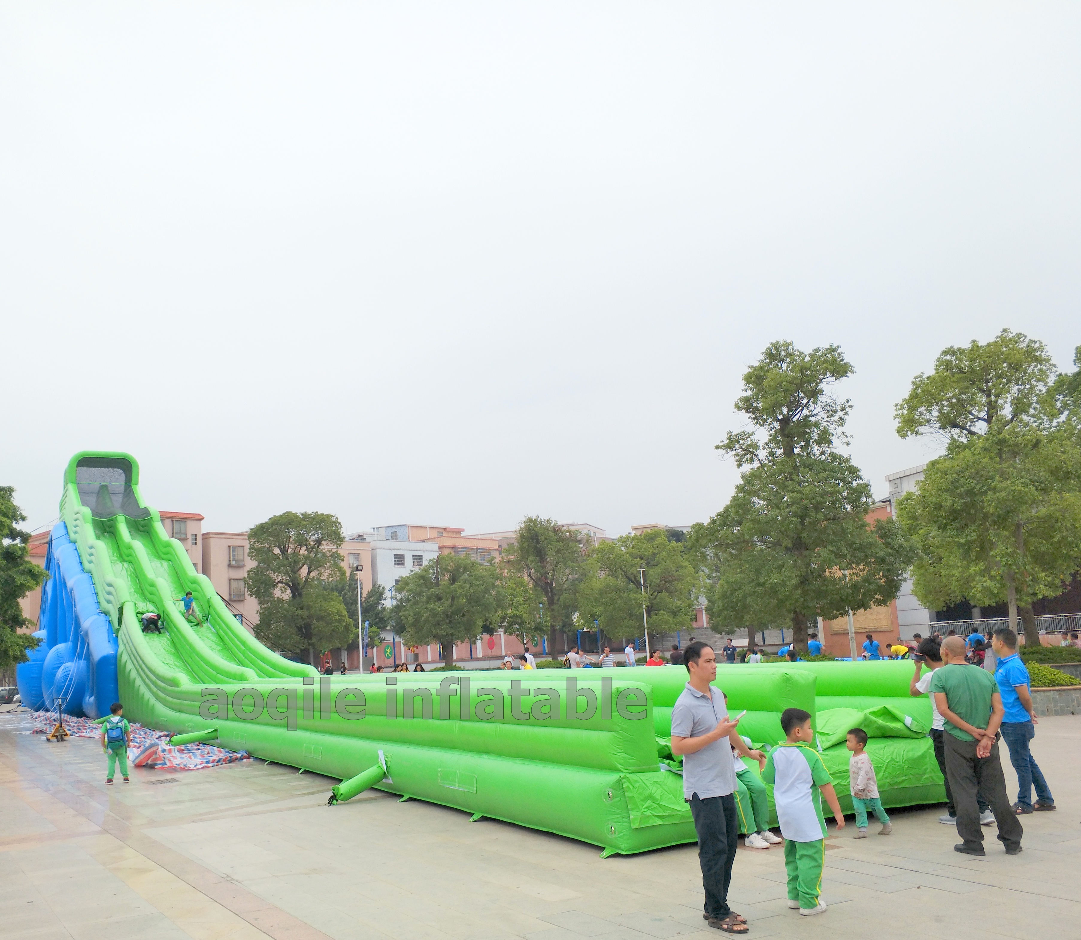 Large 3 Lanes Inflatable Floating Slide 11 M High Huge Inflatable Water Hippo Slide