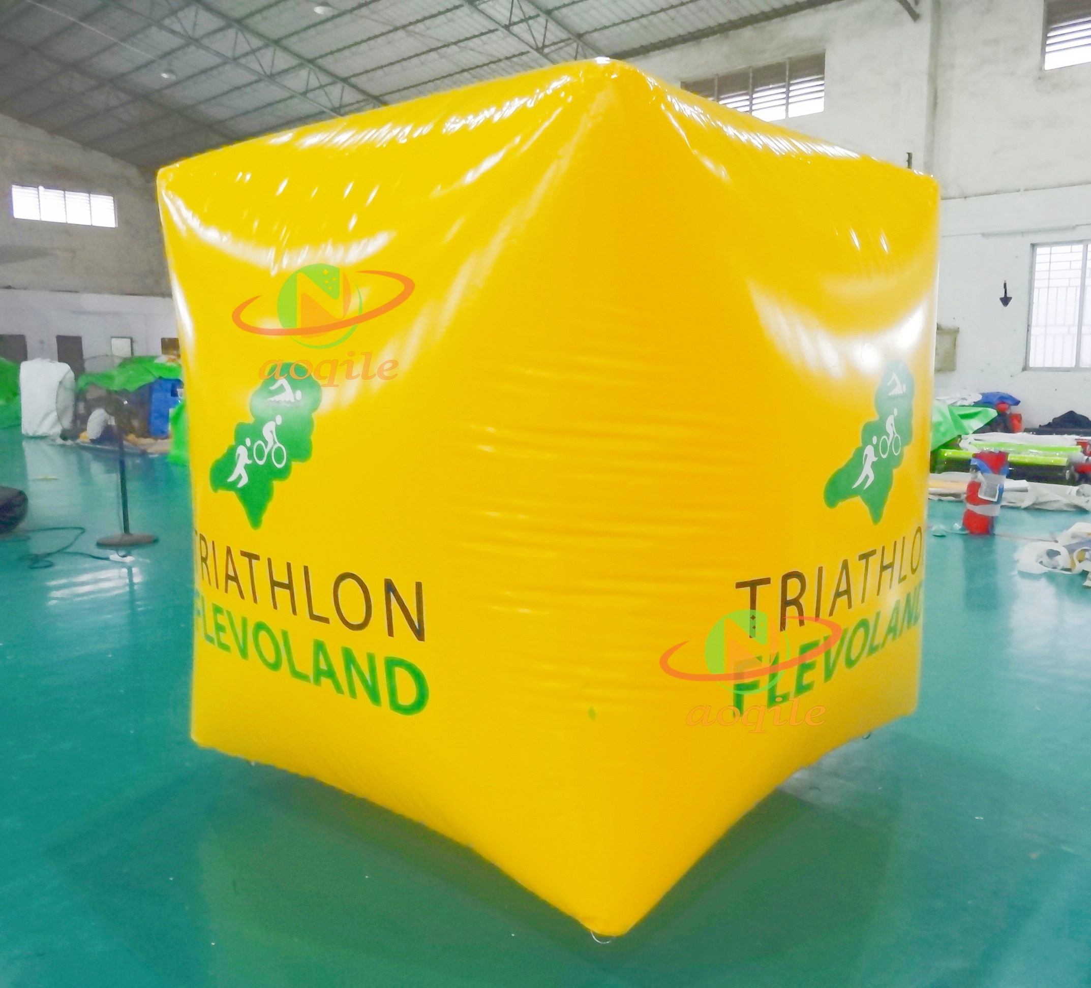 Outdoor toys floating water inflatable bouy inflatable triangle / square buoy for sale