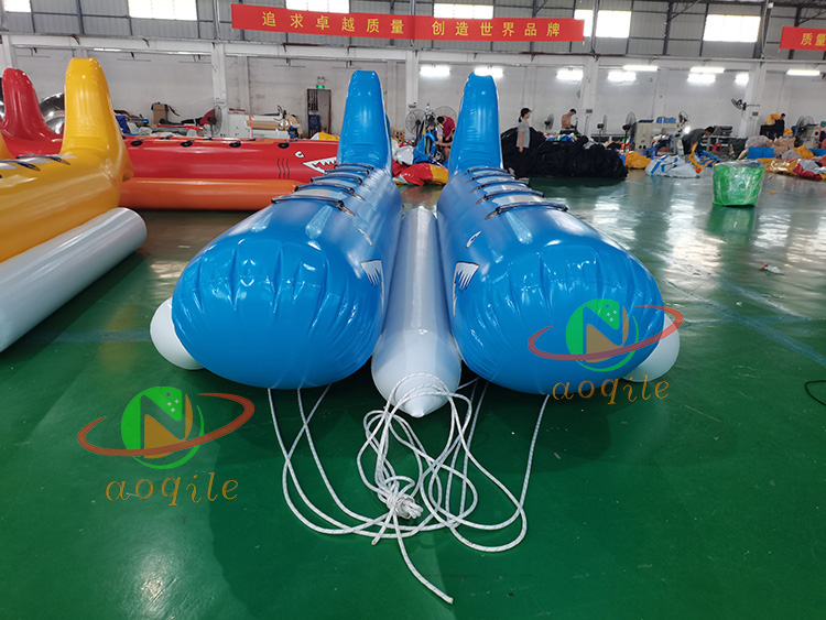 Cheaper Water Inflatable Boat 5 people 8 Person or 10 people Portable 0.9mm PVC Tarpaulin Water Sports Inflatable Banana Boat