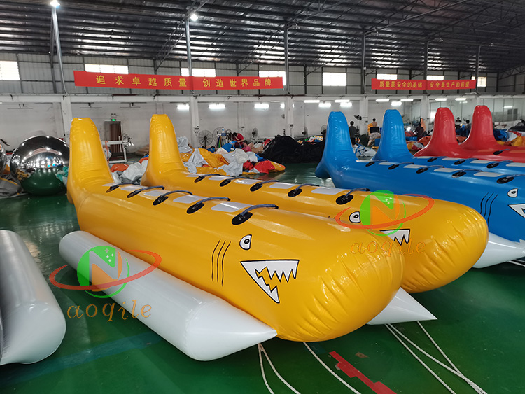 PVC tarpaulin New Design Double Tube inflatable water sled toys towable tube 6 seats flying fish boat