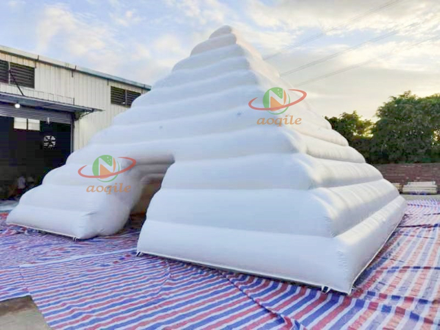 Aoqile Commercial Inflatable Triangular Tower Sturdy PVC for Festival Parade Amusement Park Decorations for Events