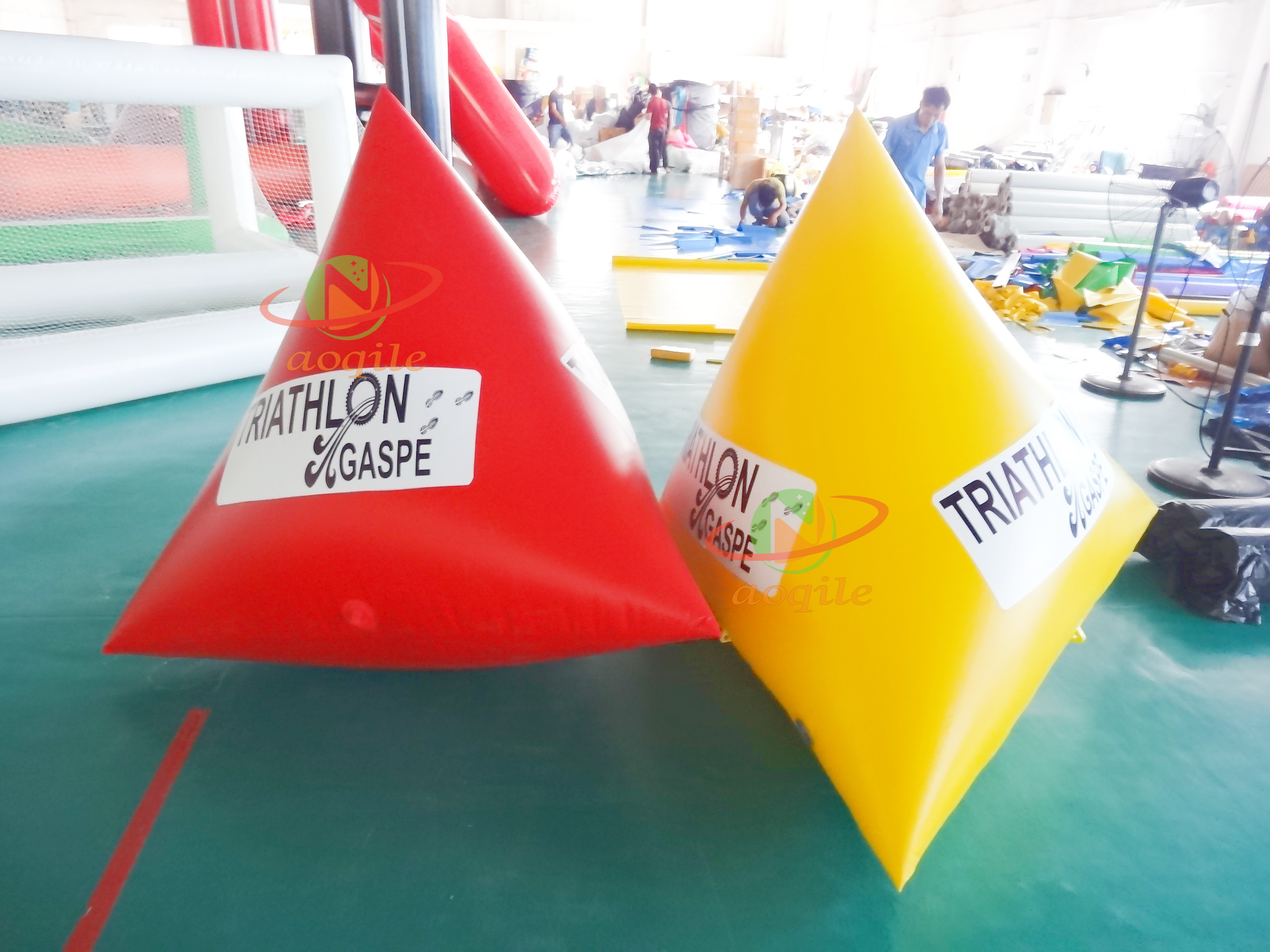 Inflatable Swim Buoy Marker Customized Inflatable Water Park Floating Triangle Buoy