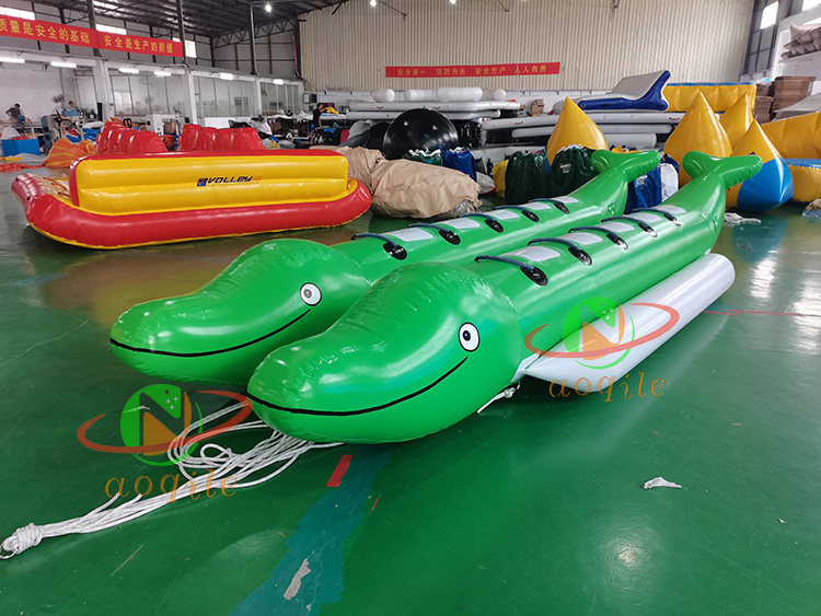 Water Games Equipment 0.9mm Pvc Inflatable Boat Towable Tube Inflatable Banana Boat For 10 Person