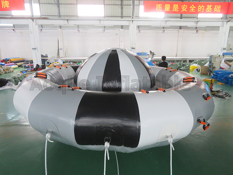 Factory Hot Selling Inflatable Rotating Gyro Stimulating Water Sports Floating Island Inflatable Disco Boat