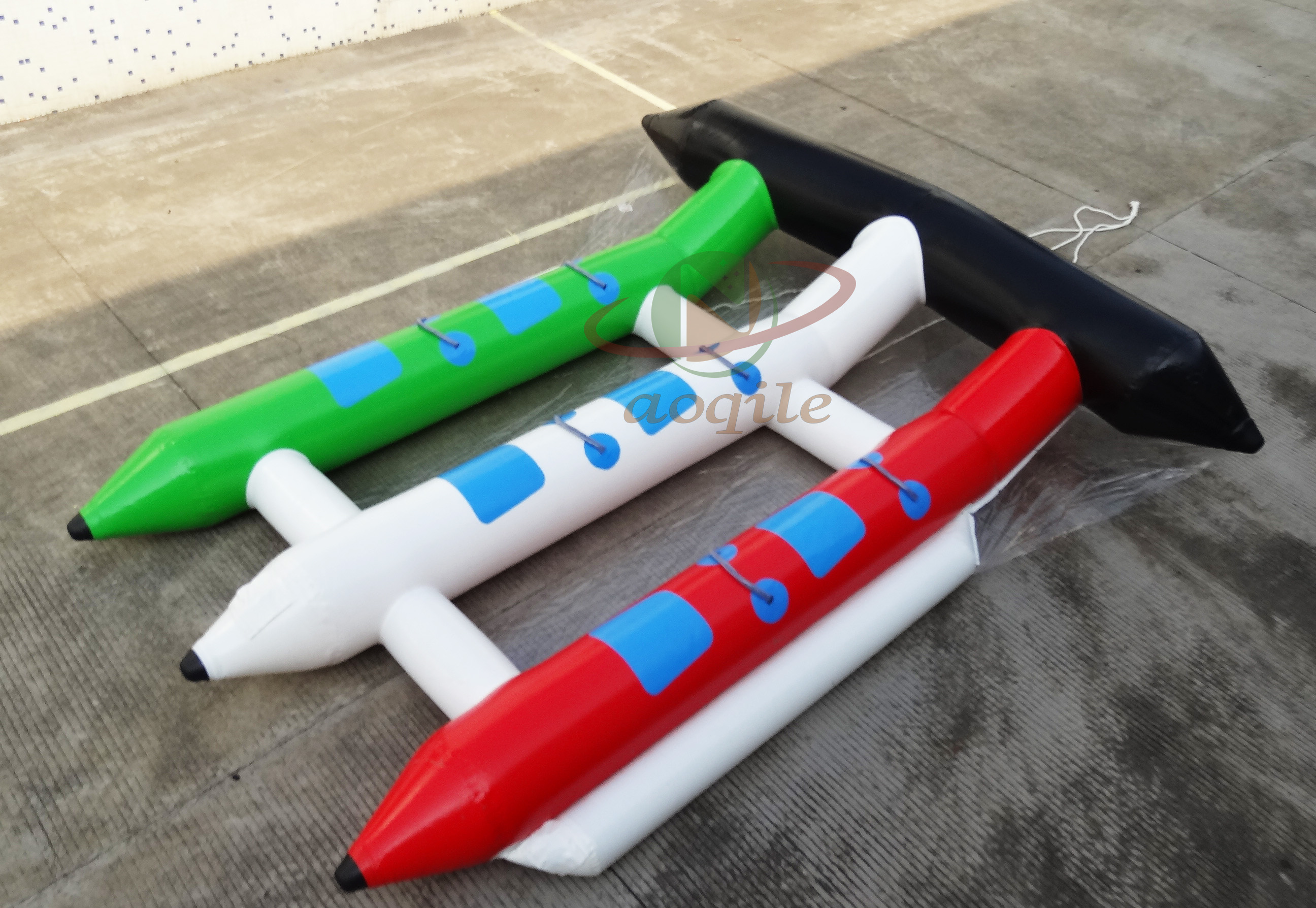 Wholesale Water Sports Games Banana Boat 0.9mm PVC Tarpaulin towable tubes Inflatable Flying Fish Boat