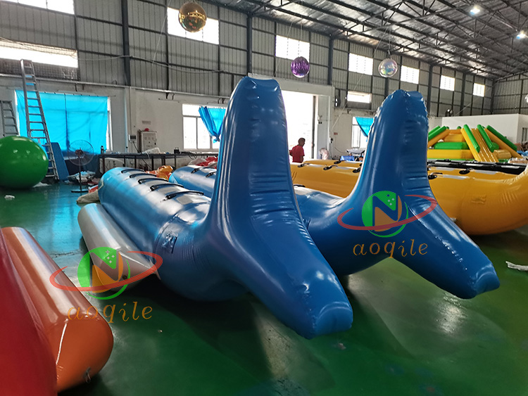 Cheaper Water Inflatable Boat 5 people 8 Person or 10 people Portable 0.9mm PVC Tarpaulin Water Sports Inflatable Banana Boat