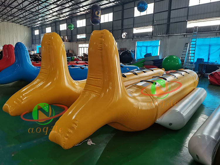 PVC tarpaulin New Design Double Tube inflatable water sled toys towable tube 6 seats flying fish boat