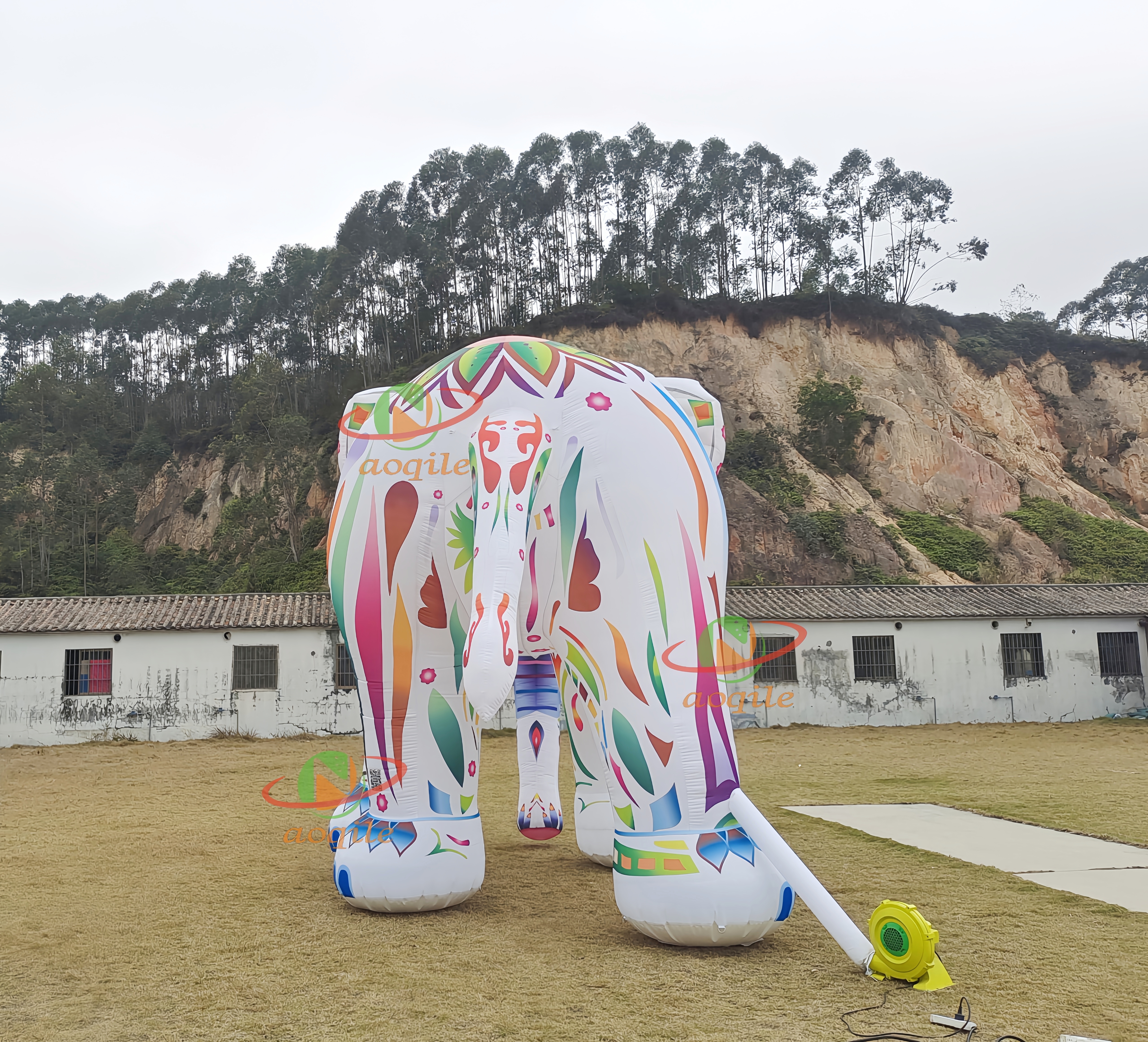 Advertising Inflatable Giant Elephant Model ,Giant Colorful Inflatable Elephant Animal Cartoon For Party Decoration