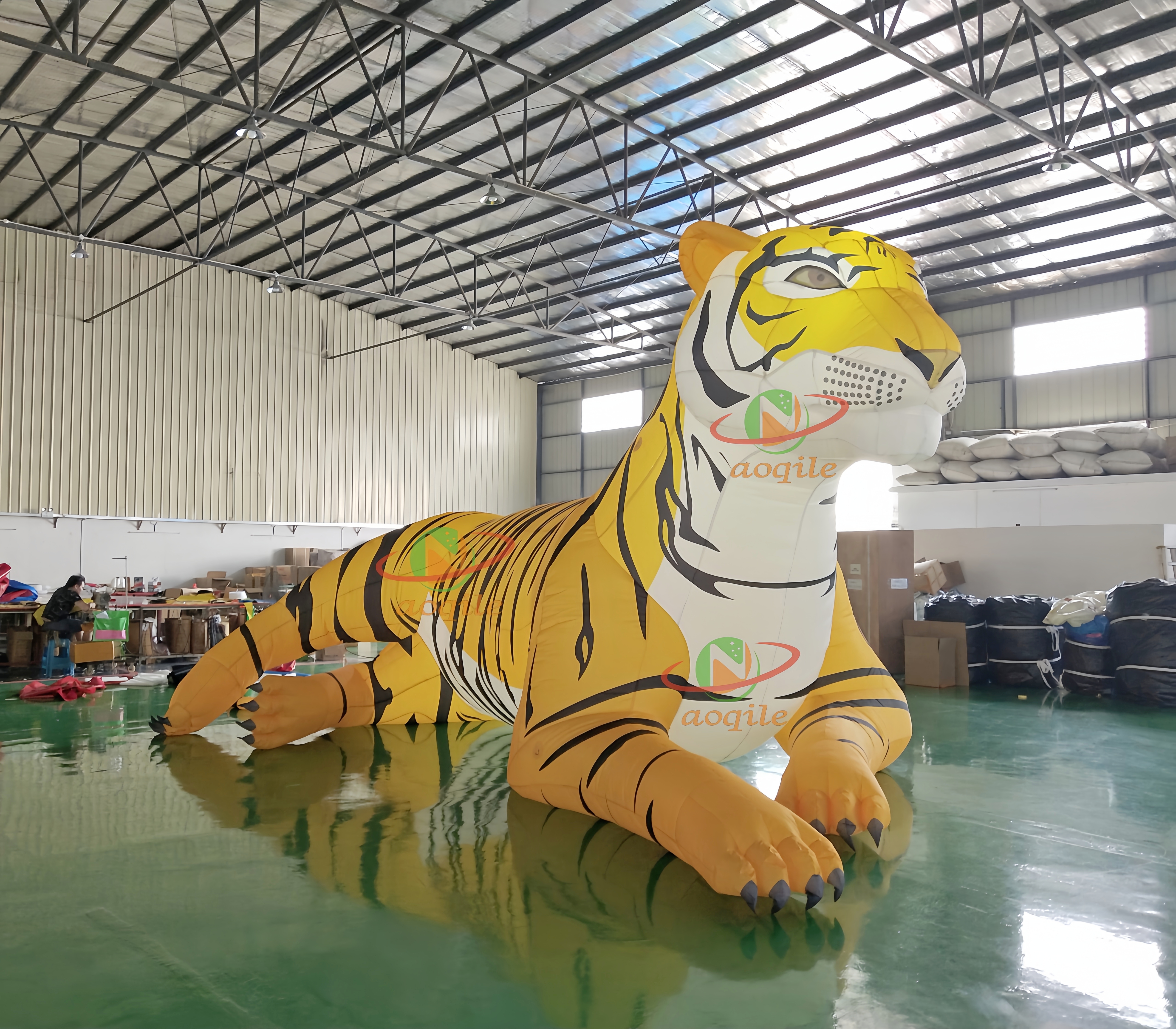 Hot Sale Giant Inflatable Tiger with Lights Inflatable Cartoon Tiger Model For Art