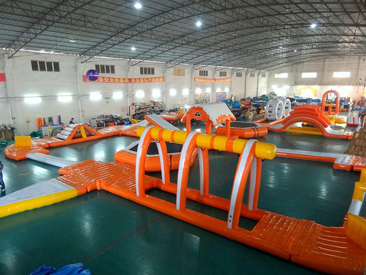 Floating Obstacle Amusement Equipment Outdoor Amusement Large Inflatable Water Park