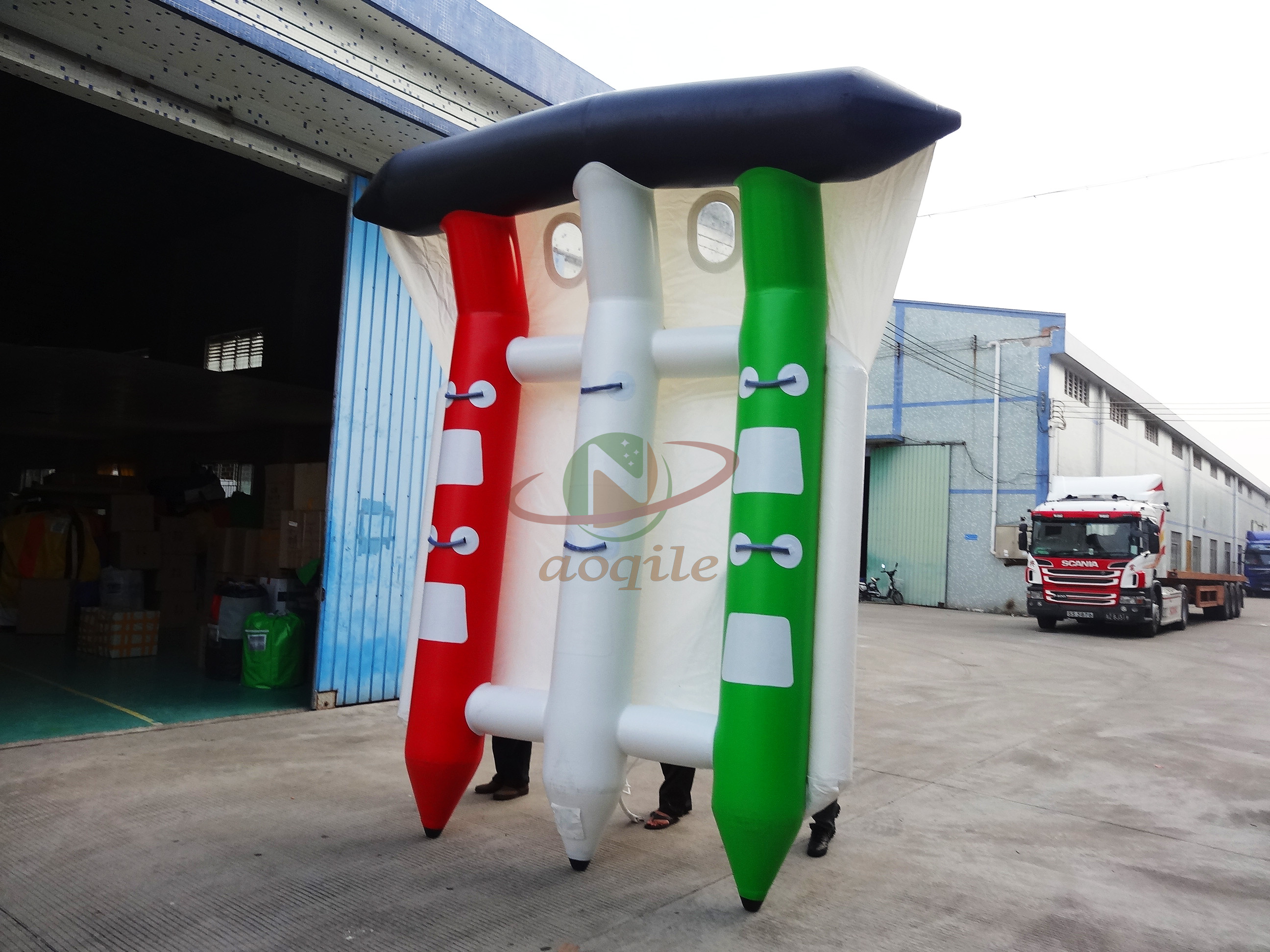 Wholesale Water Sports Games Banana Boat 0.9mm PVC Tarpaulin towable tubes Inflatable Flying Fish Boat