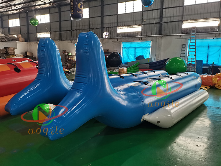 Cheaper Water Inflatable Boat 5 people 8 Person or 10 people Portable 0.9mm PVC Tarpaulin Water Sports Inflatable Banana Boat