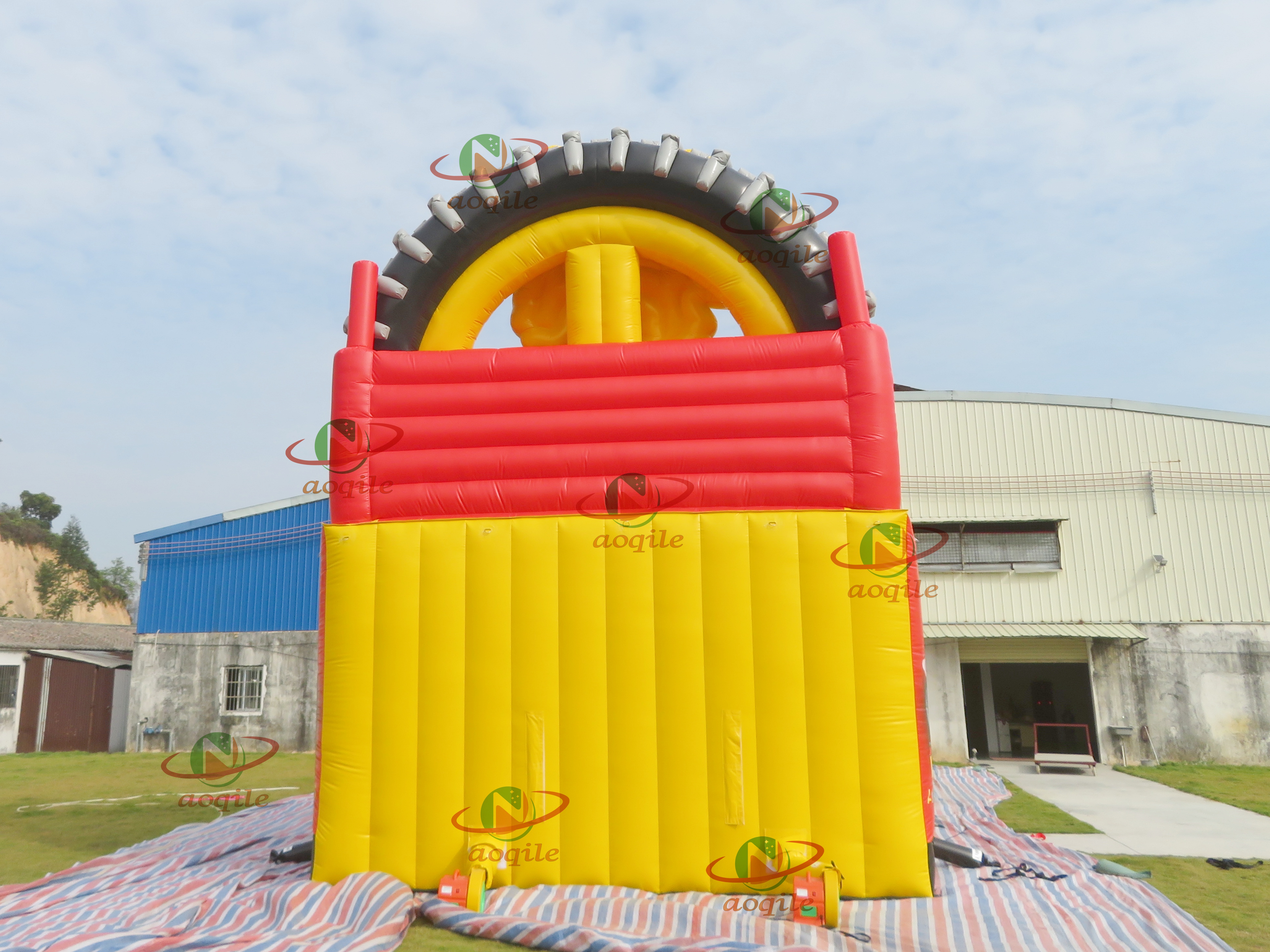 Aoqile 2025 New Design Hot-selling Inflatable Car-shaped Water Slide for Events