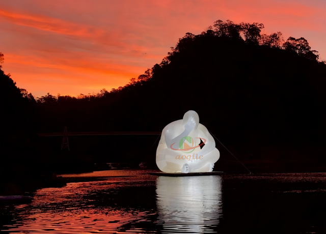 Inflatable Thinker Model Customized Large Inflatable Water Art Human Body Decoration