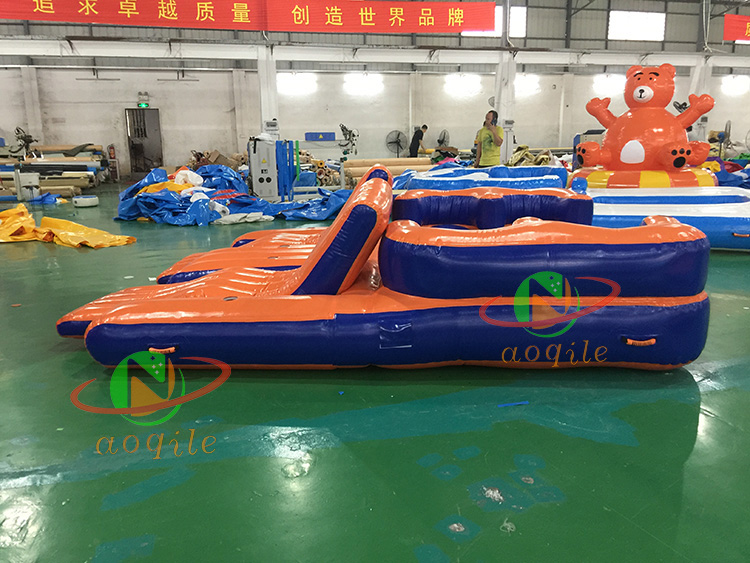 Outdoor Water Entertainment Equipment Inflatable Water Leisure Floating Island Platform Dock Sofa