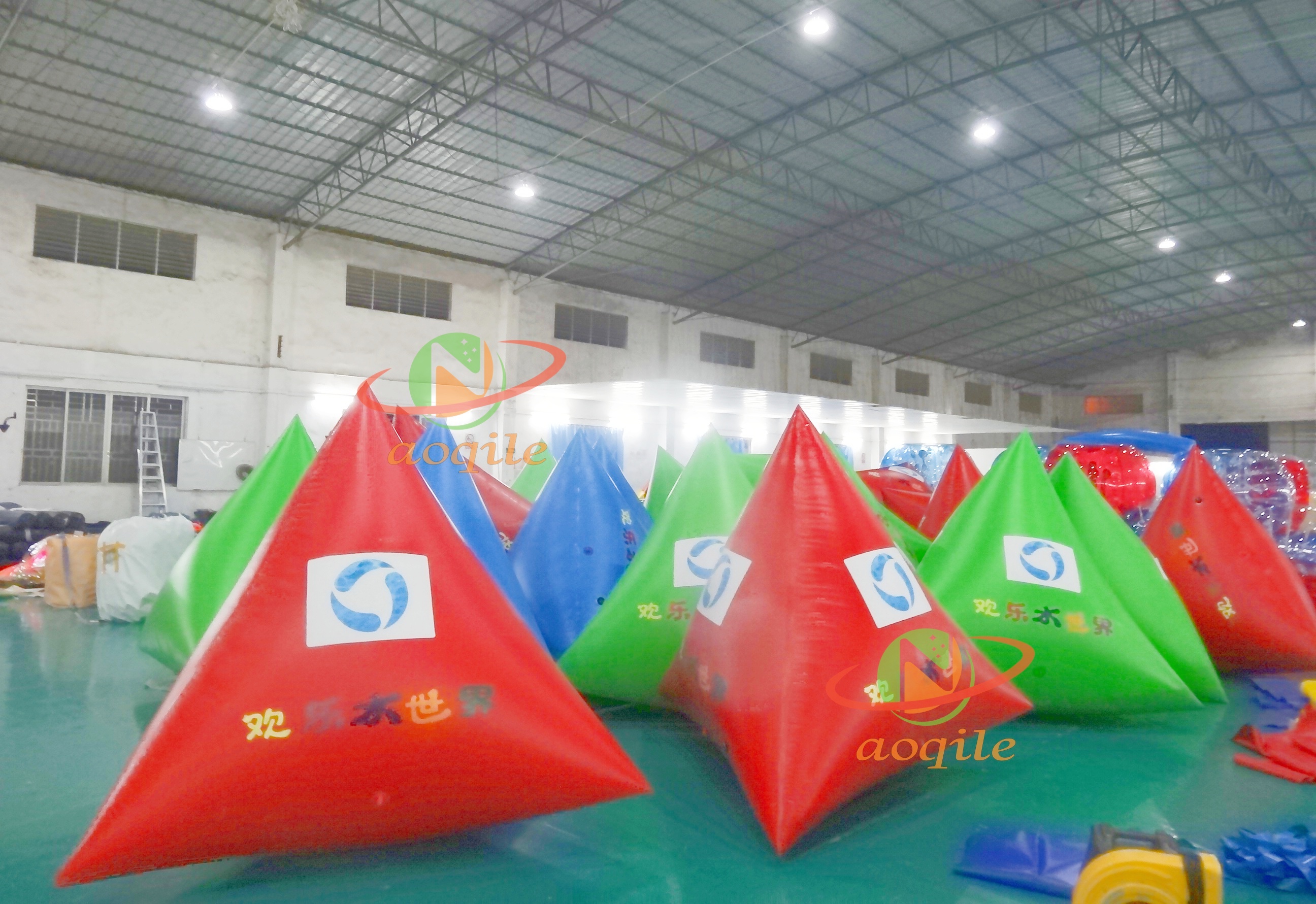 Factory Direct Sales Inflatable Buoy Water Park Floating Mark Inflatable Triangle Custom Color Buoy