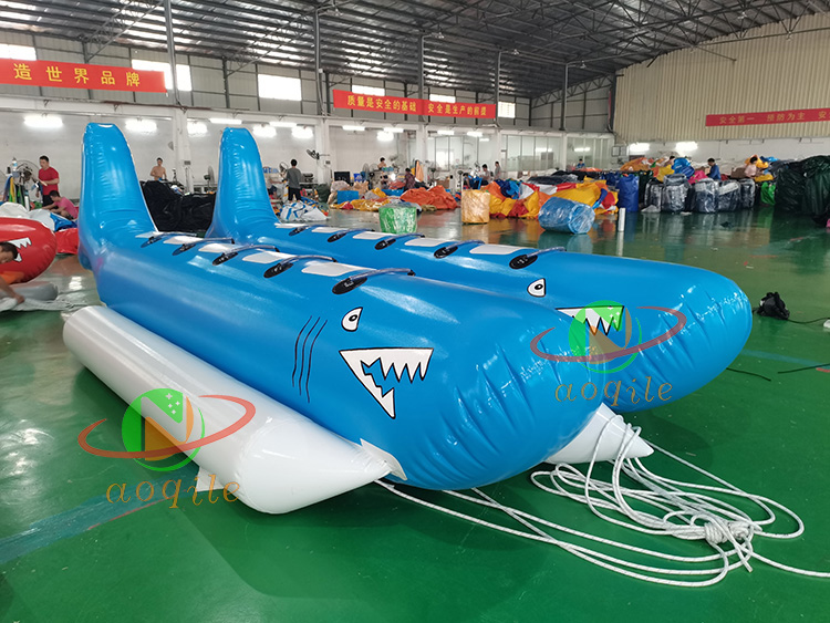 Cheaper Water Inflatable Boat 5 people 8 Person or 10 people Portable 0.9mm PVC Tarpaulin Water Sports Inflatable Banana Boat