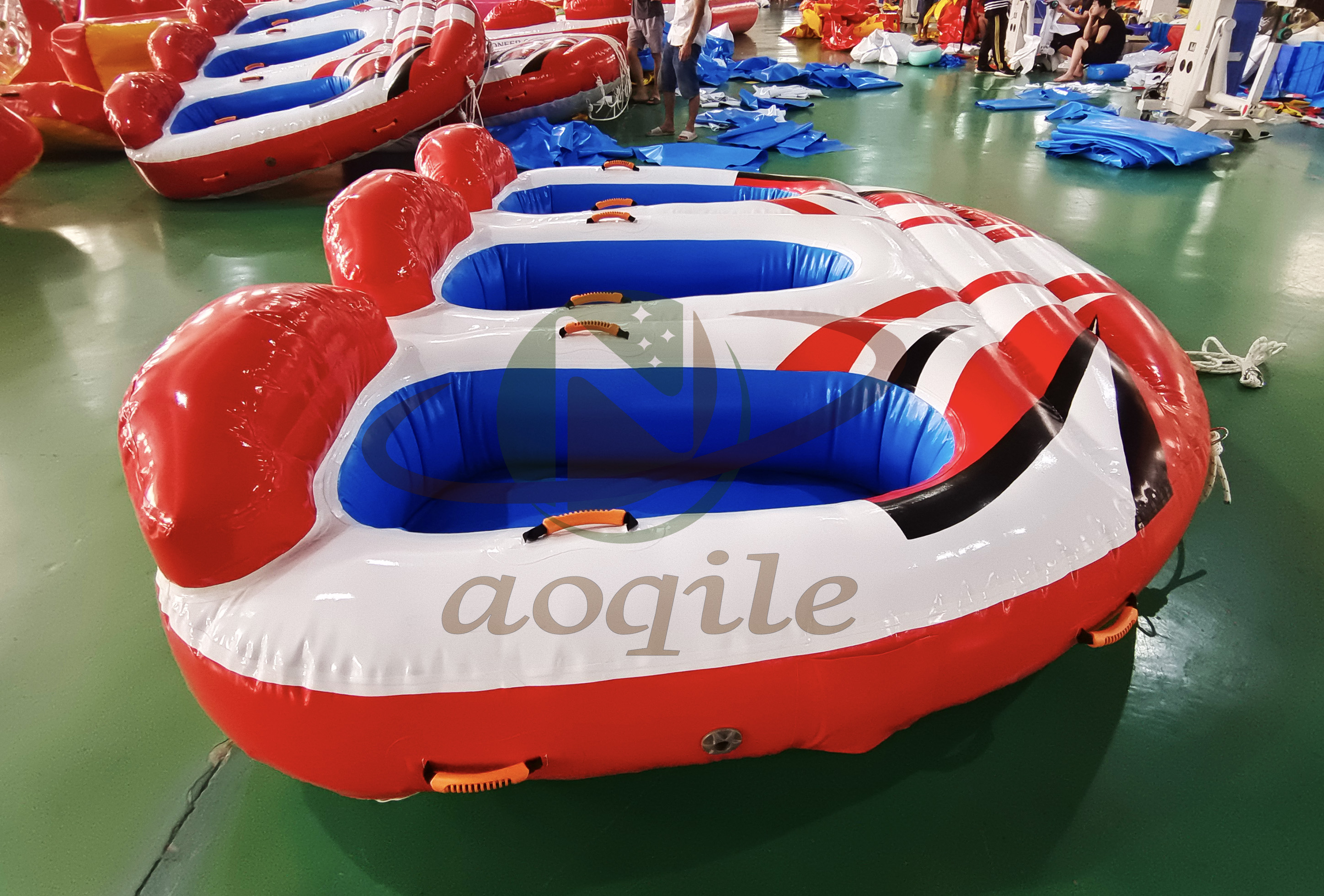 Commercial Water Games 3 Riders Inflatable floating sofa Beach Bubba Crazy spinning towable tube Ski Sofa Boat