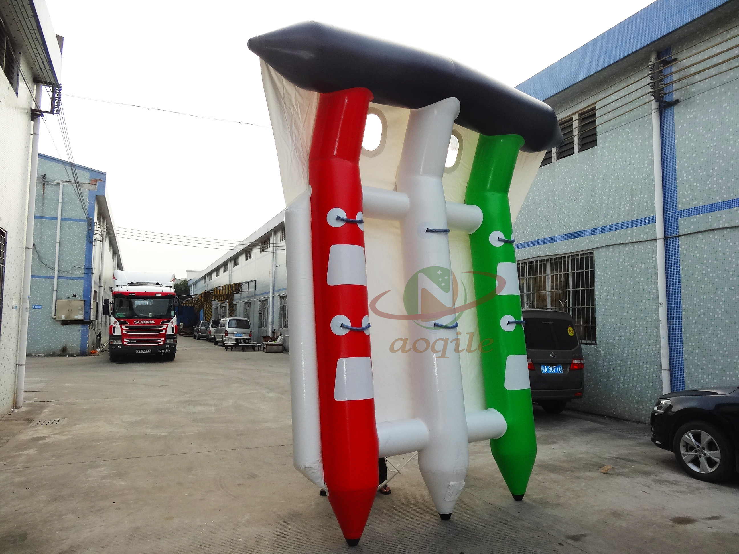 Wholesale Water Sports Games Banana Boat 0.9mm PVC Tarpaulin towable tubes Inflatable Flying Fish Boat