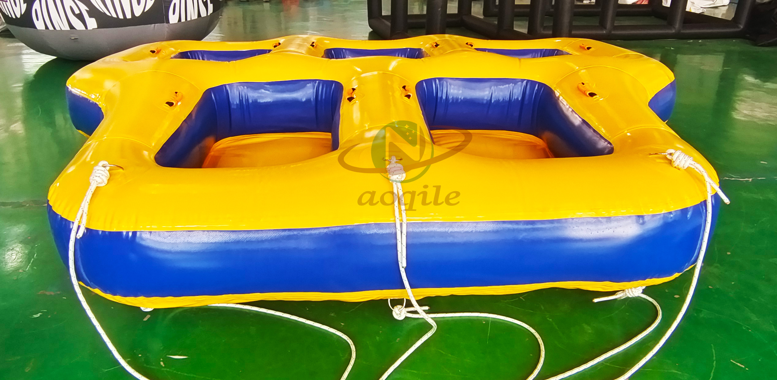 Classic Design 7 Person Portable 0.9mm PVC Tarpaulin Water Sports Inflatable Donut Boat